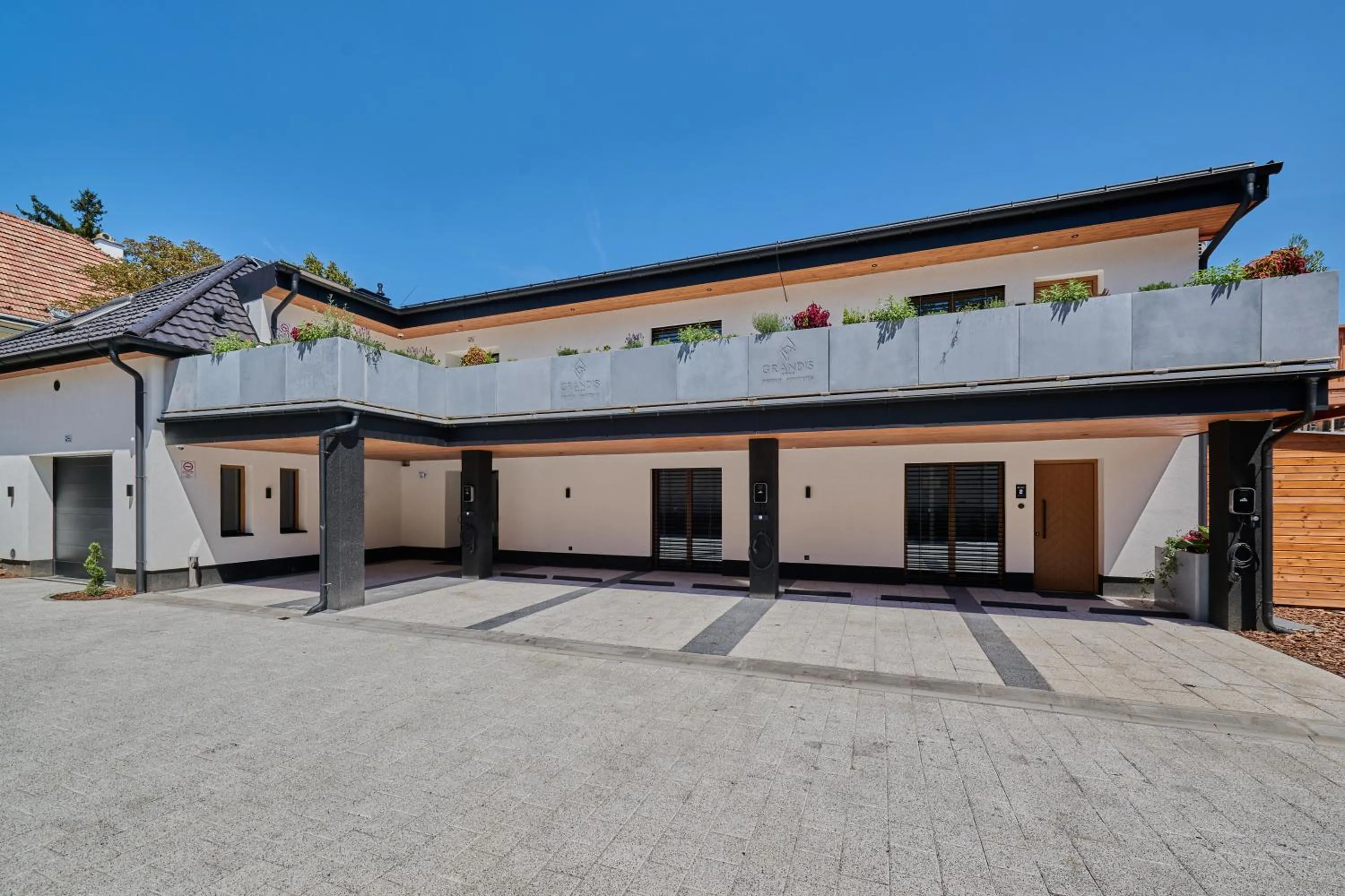 Property building in GRANDIS Premium Apartments