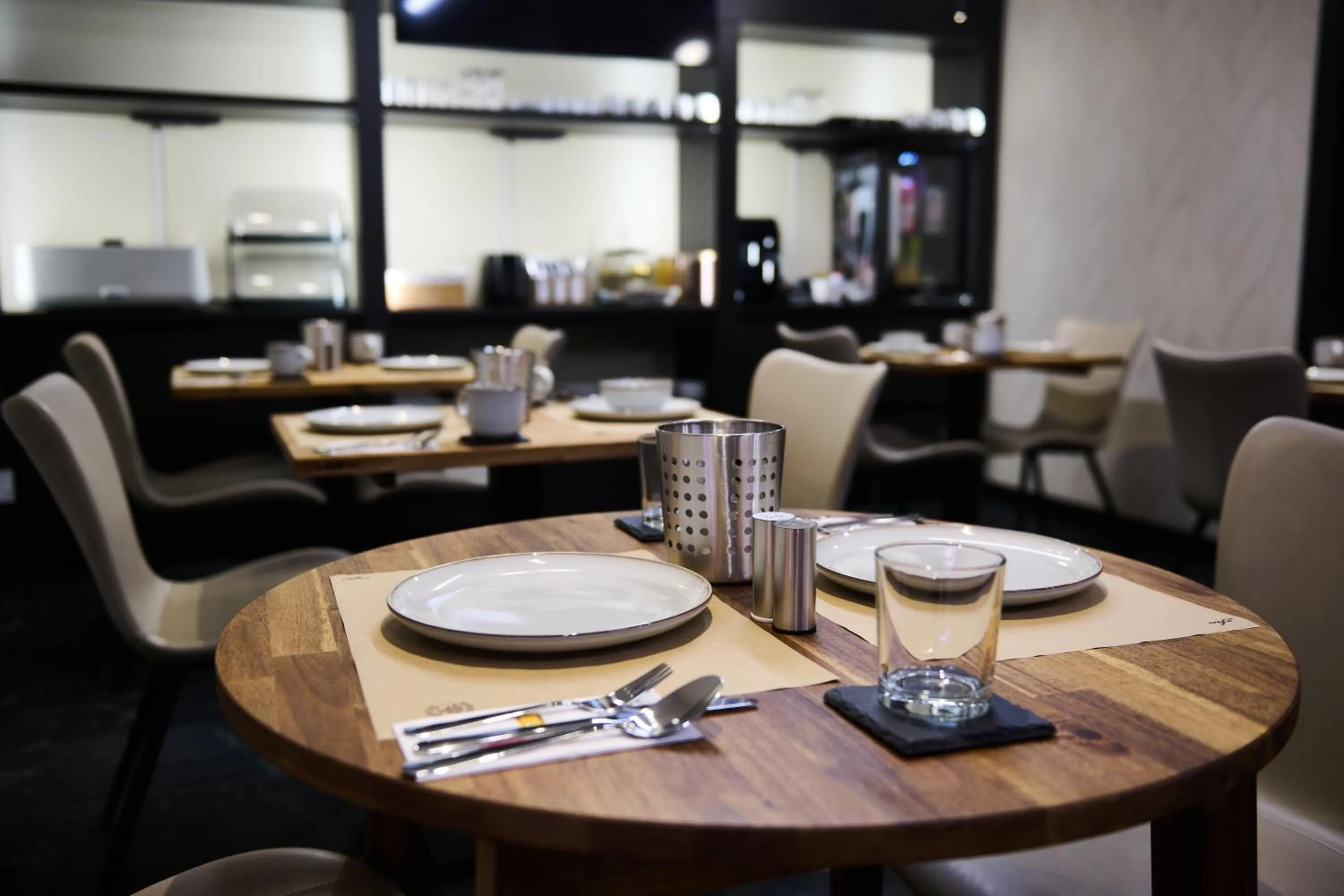 Restaurant/places to eat in GRANDIS Premium Apartments