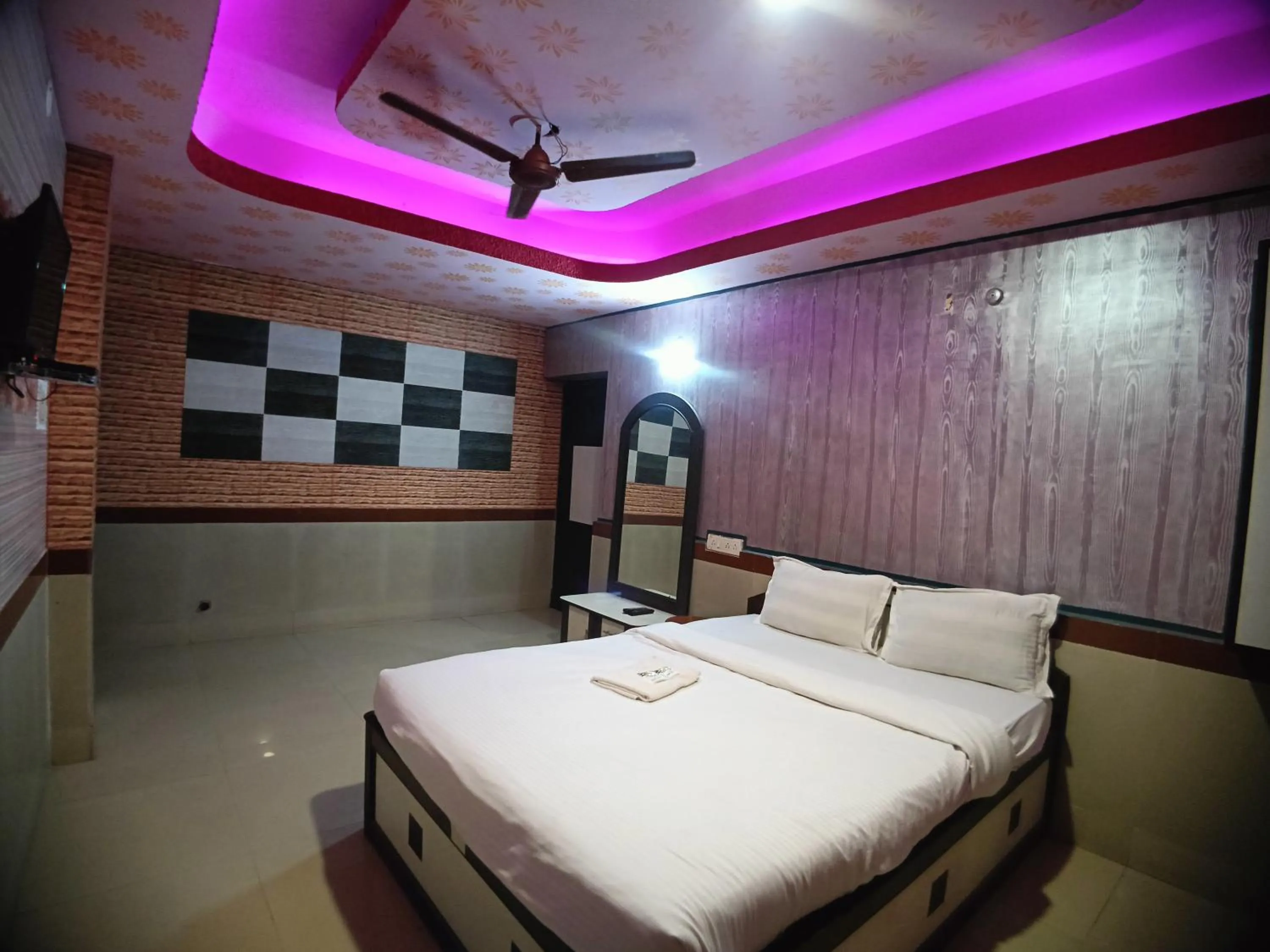 Bed in RESORT K SEA VIEW Digha