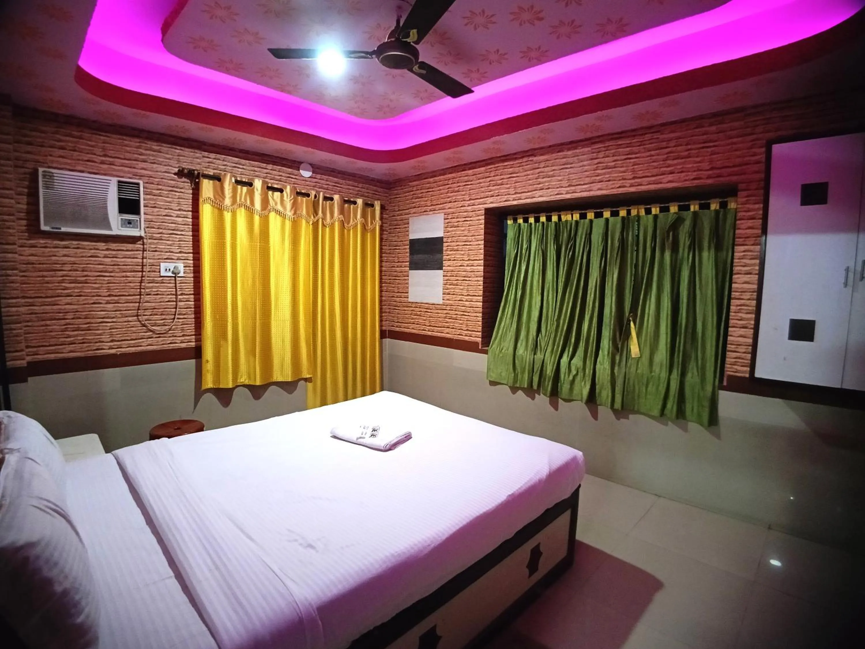 Bed in RESORT K SEA VIEW Digha