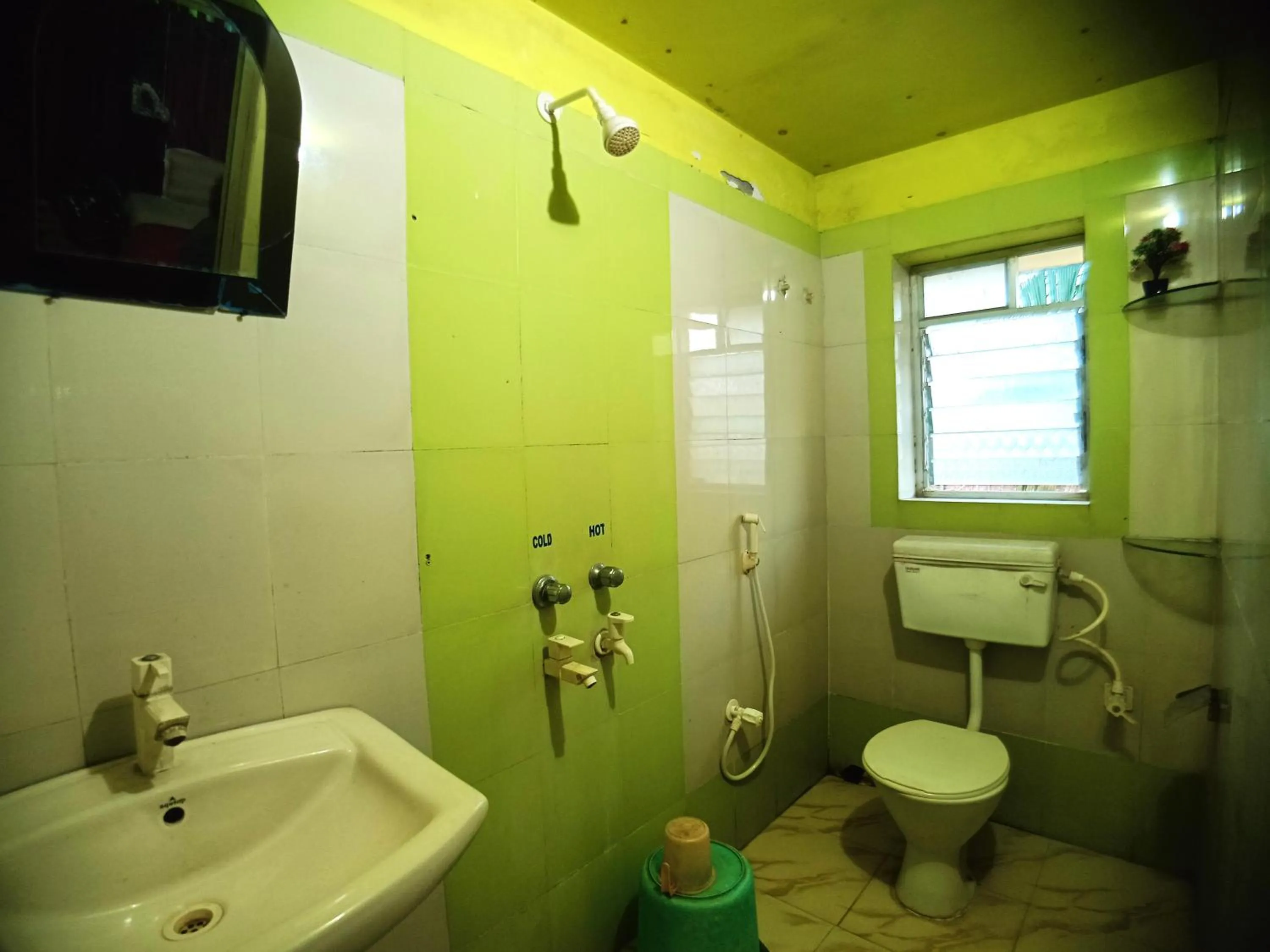 Shower in RESORT K SEA VIEW Digha