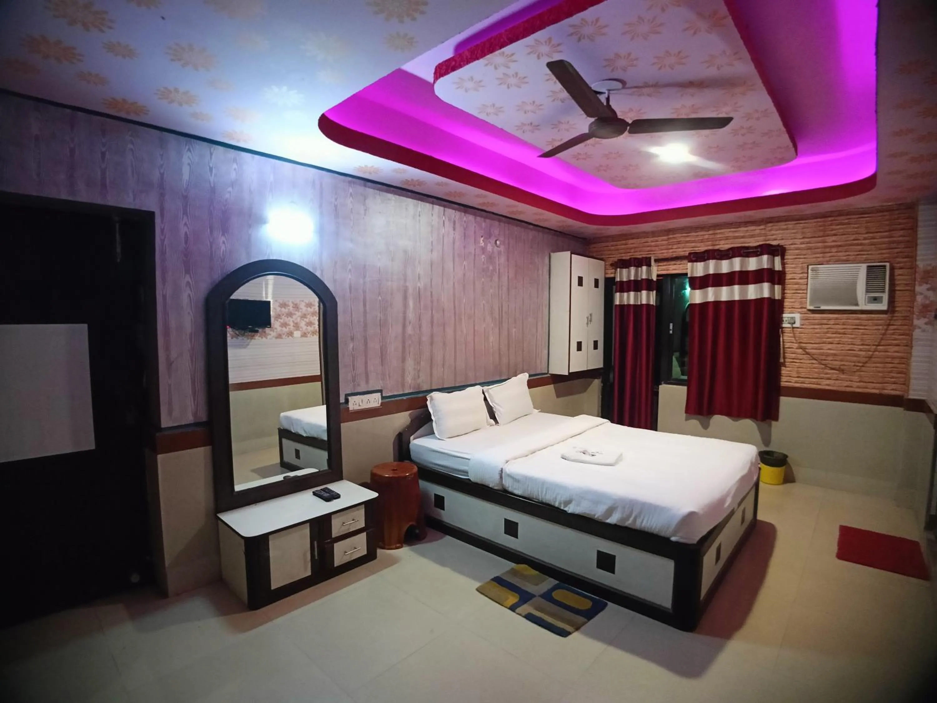Bed in RESORT K SEA VIEW Digha