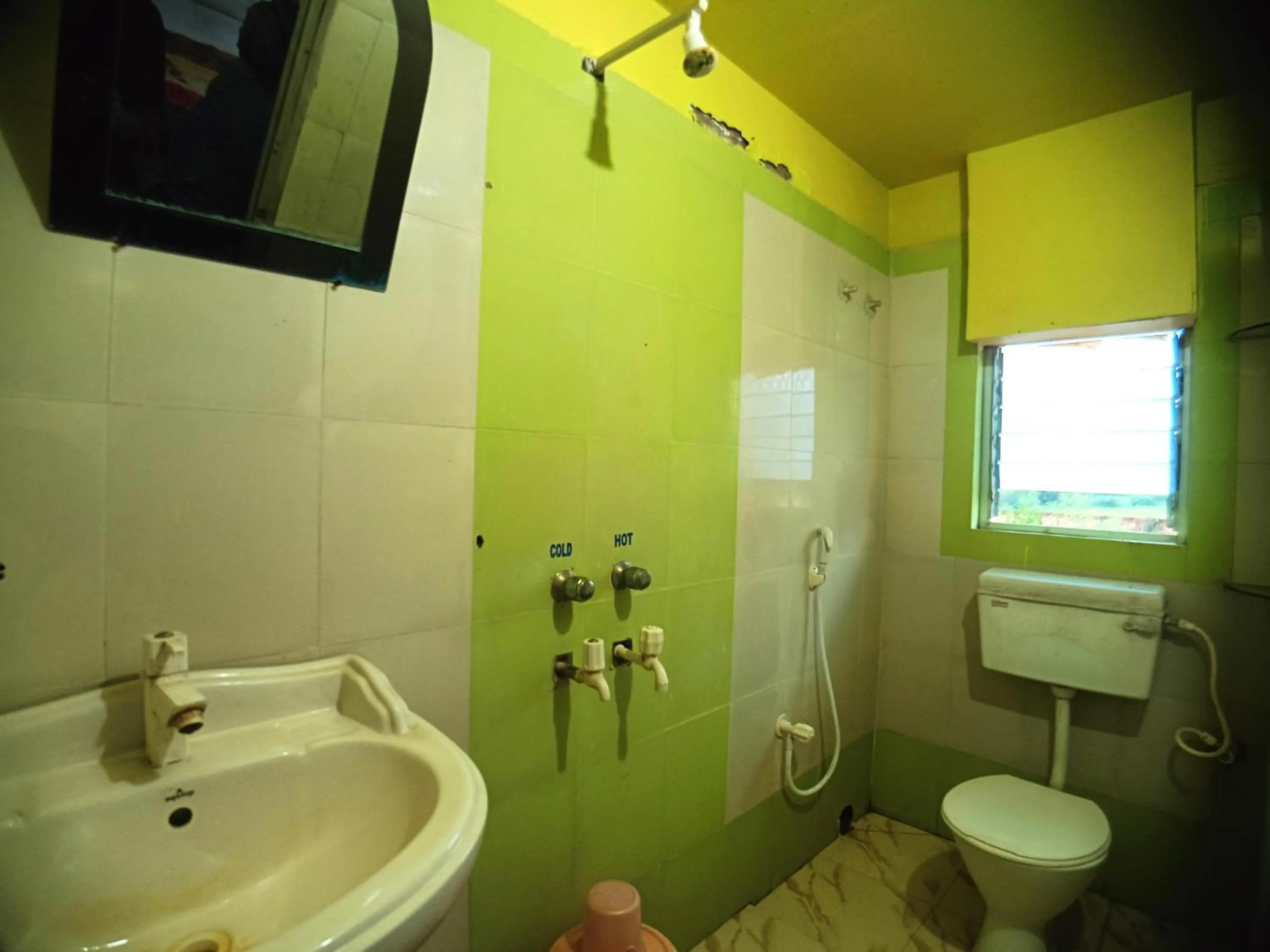 Shower in RESORT K SEA VIEW Digha