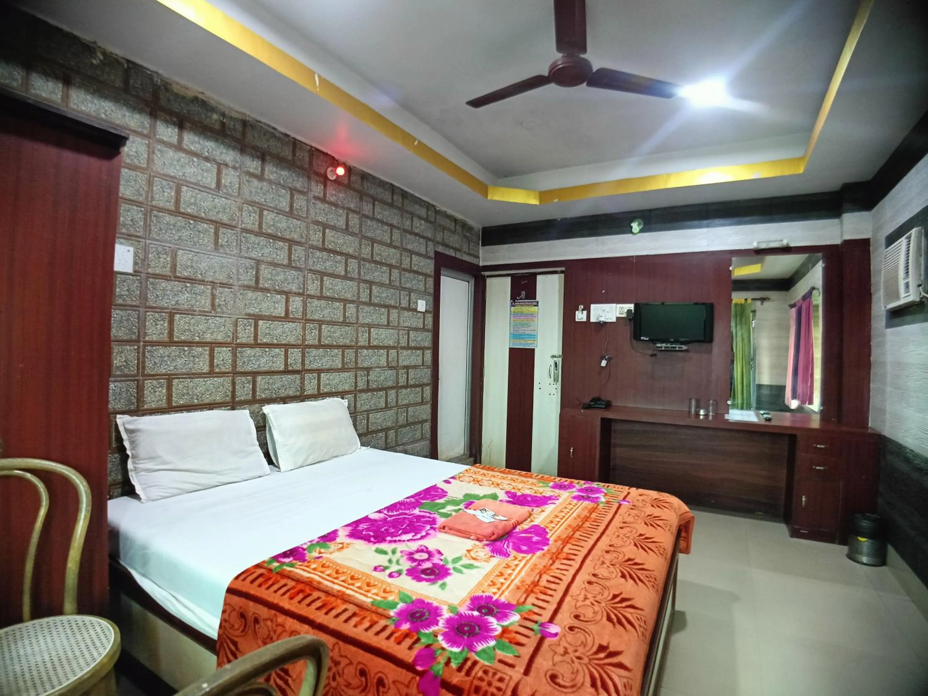 Bed in RESORT K SEA VIEW Digha