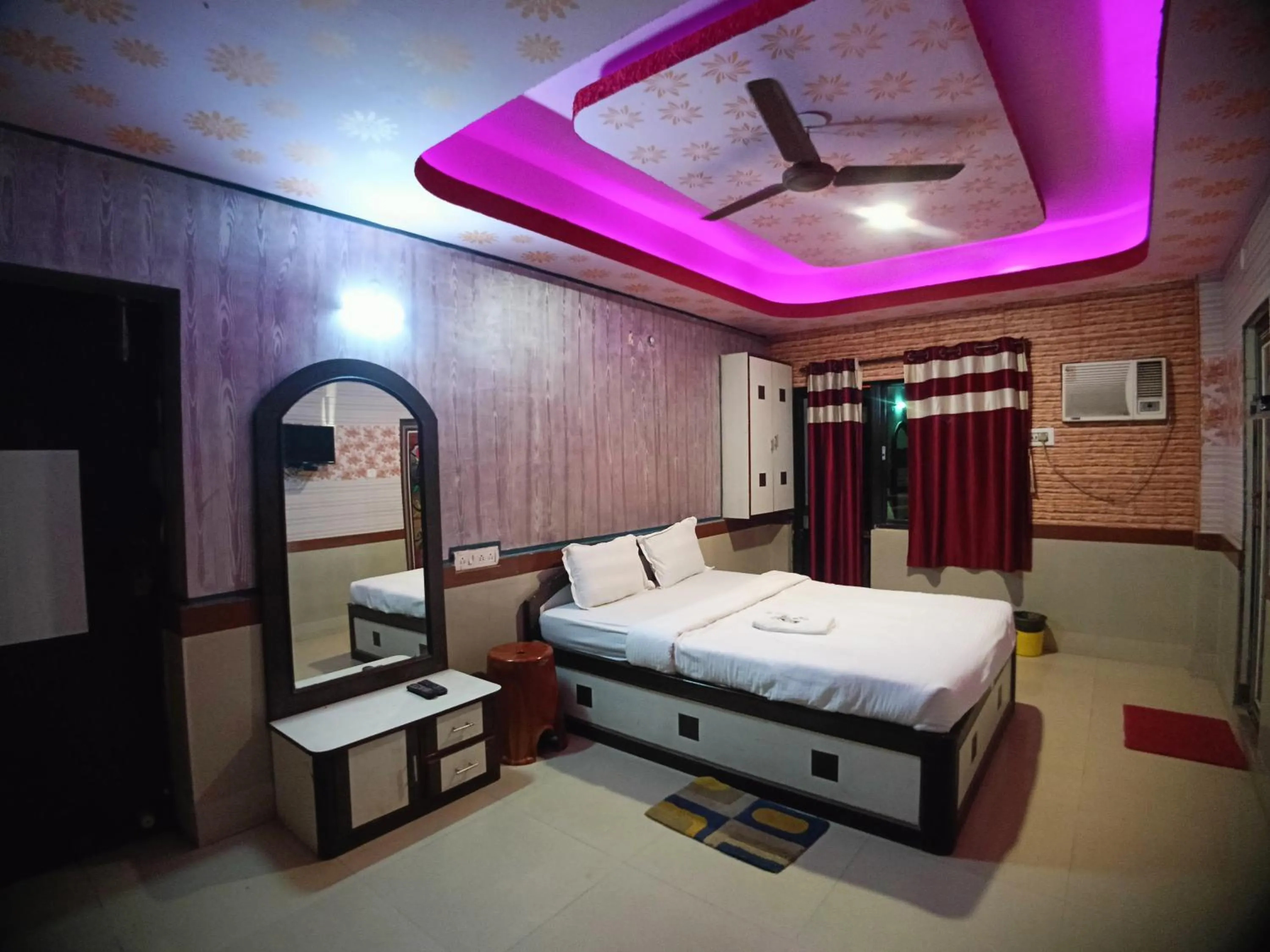 Bed in RESORT K SEA VIEW Digha