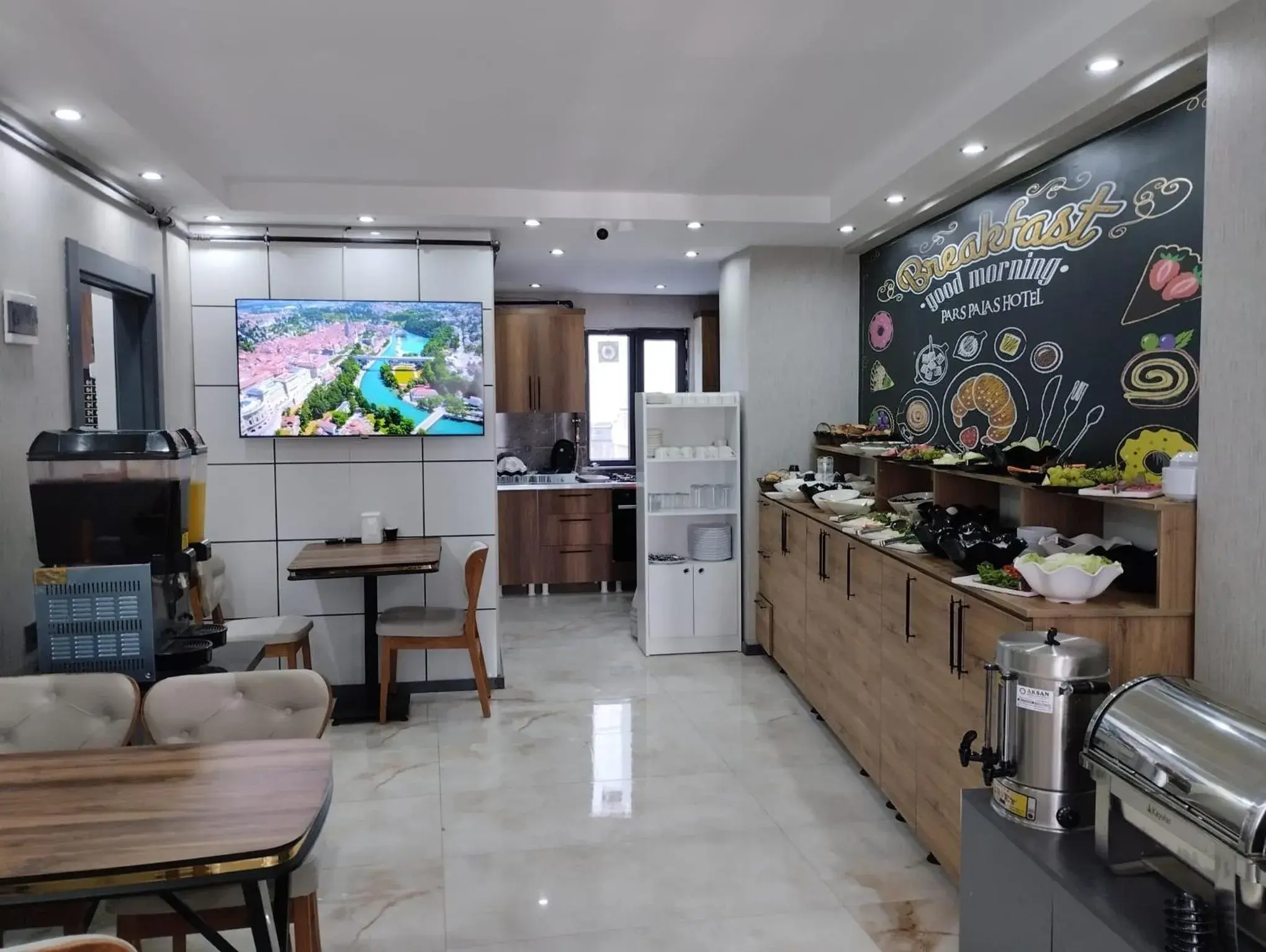 Restaurant/places to eat in Pars Palas Hotel Restaurant/places to eat in Pars Palas Hotel