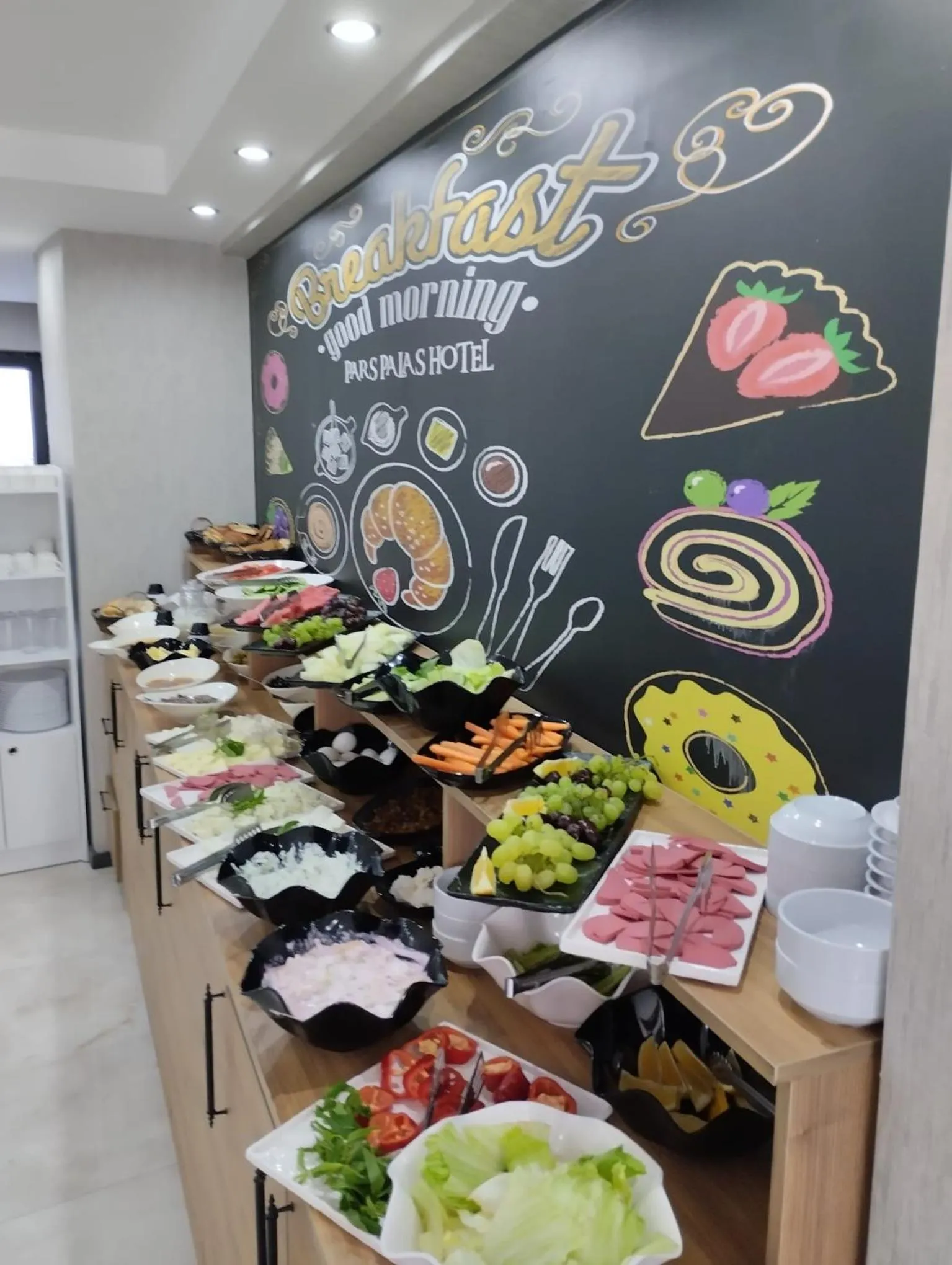 Restaurant/places to eat in Pars Palas Hotel