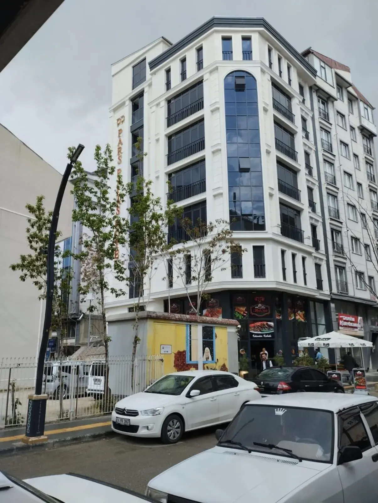 Property building in Pars Palas Hotel Property building in Pars Palas Hotel