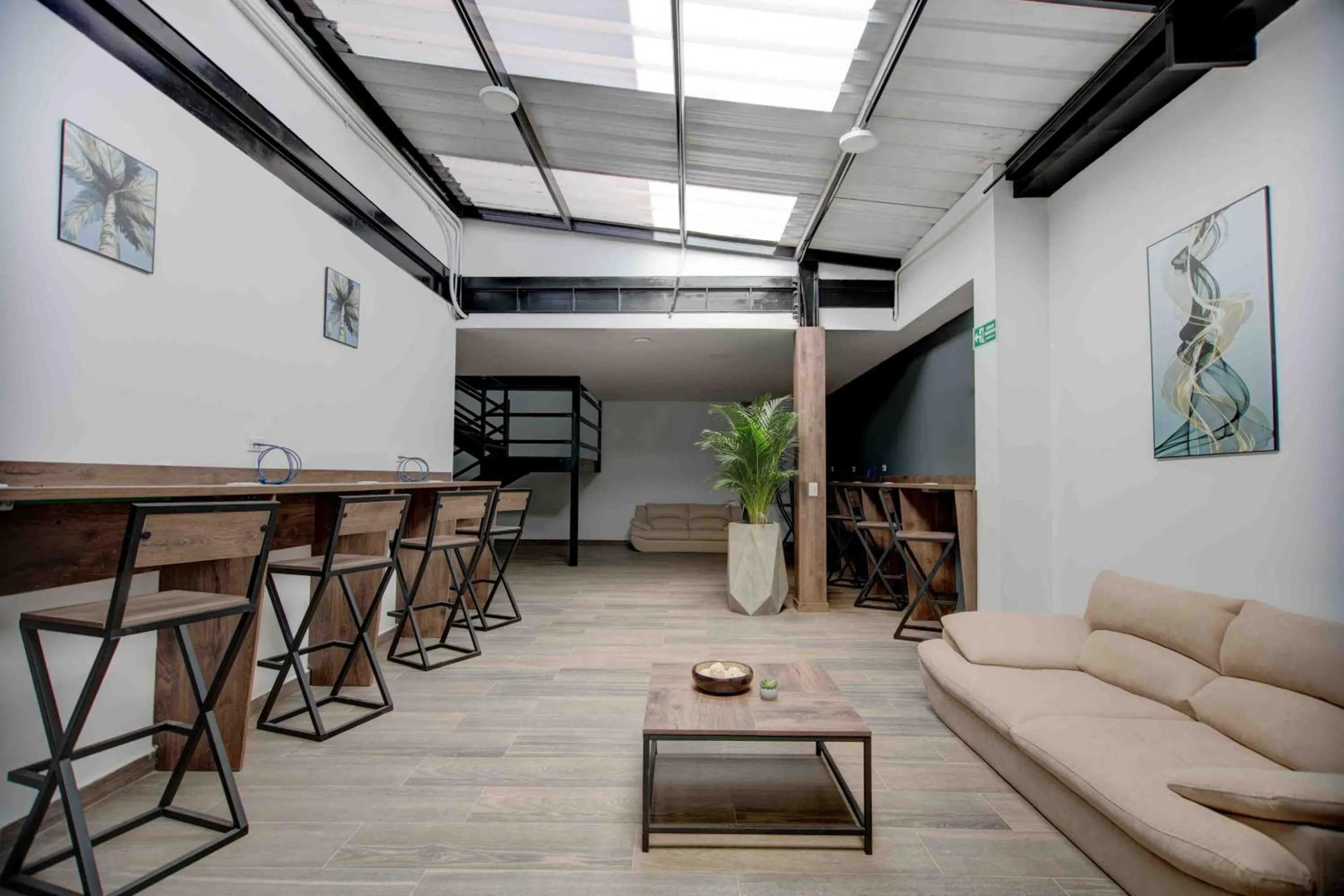 Communal lounge/ TV room in Xliving Host and Rooms