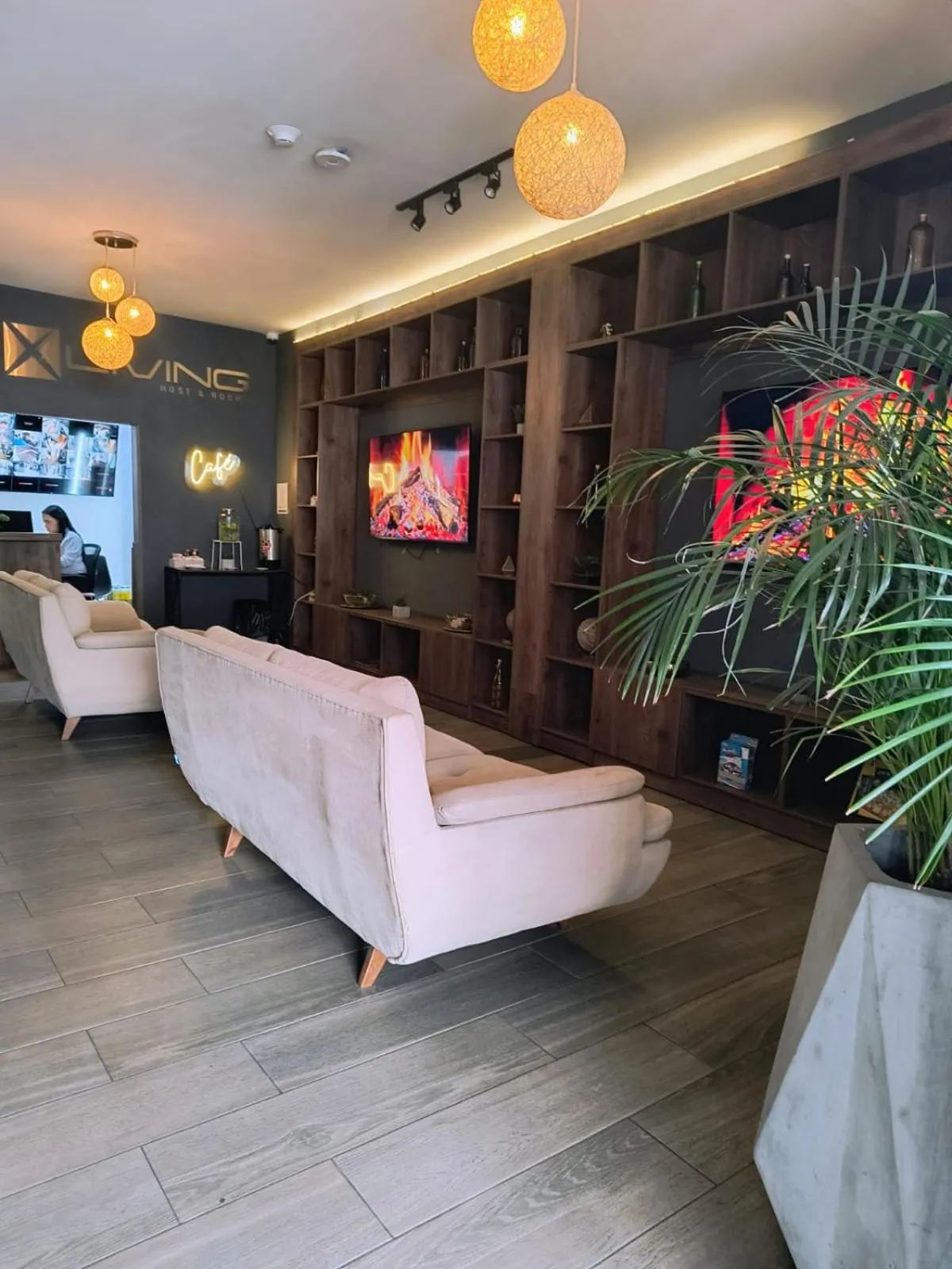 Xliving Host and Rooms