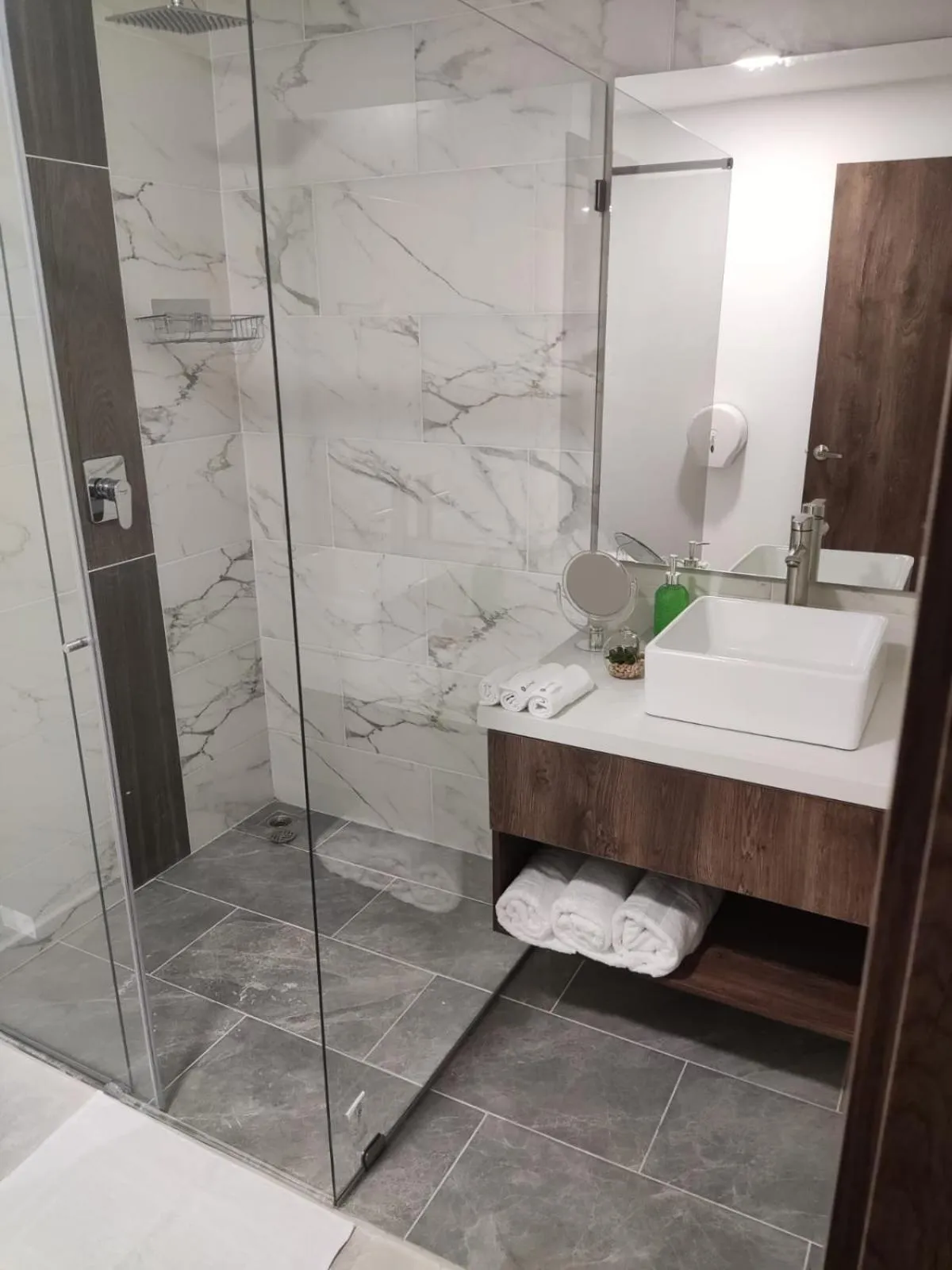 Xliving Host and Rooms