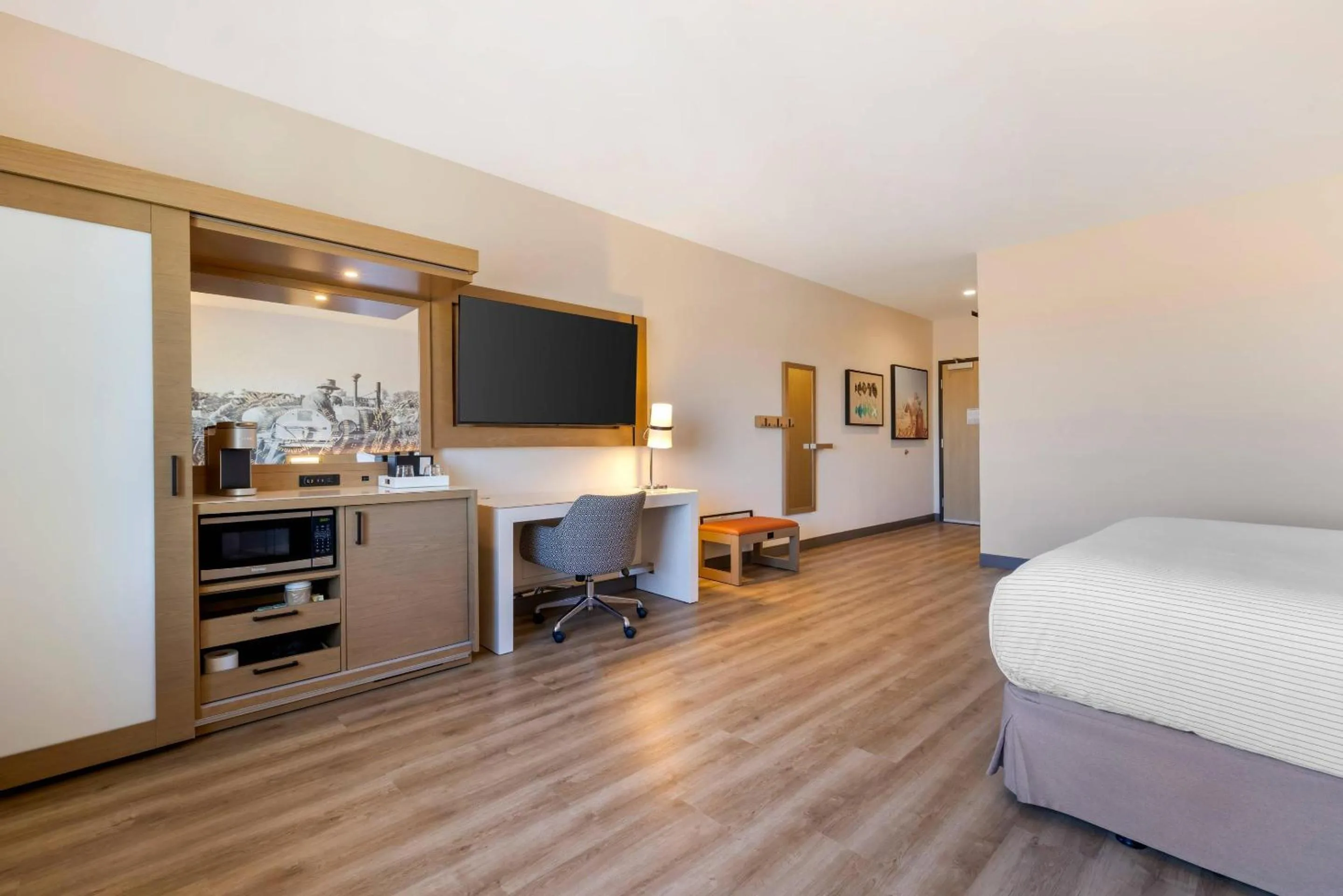 Bedroom, Bed in Cambria Hotel El Centro - Imperial