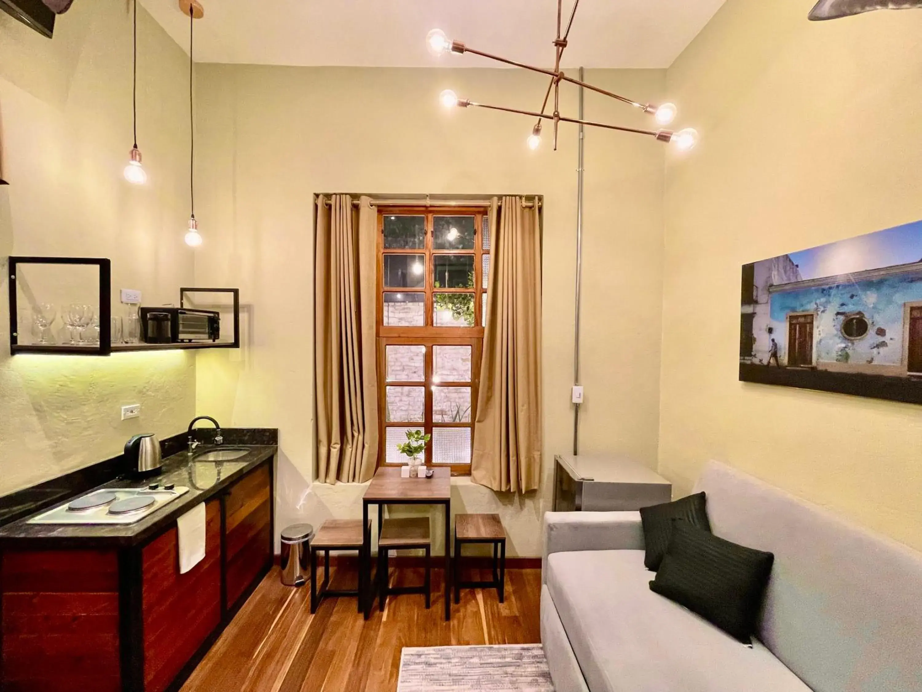 Studio Apartment with One Double Bed in Colonia Suites 722 Studio Apartment with One Double Bed in Colonia Suites 722