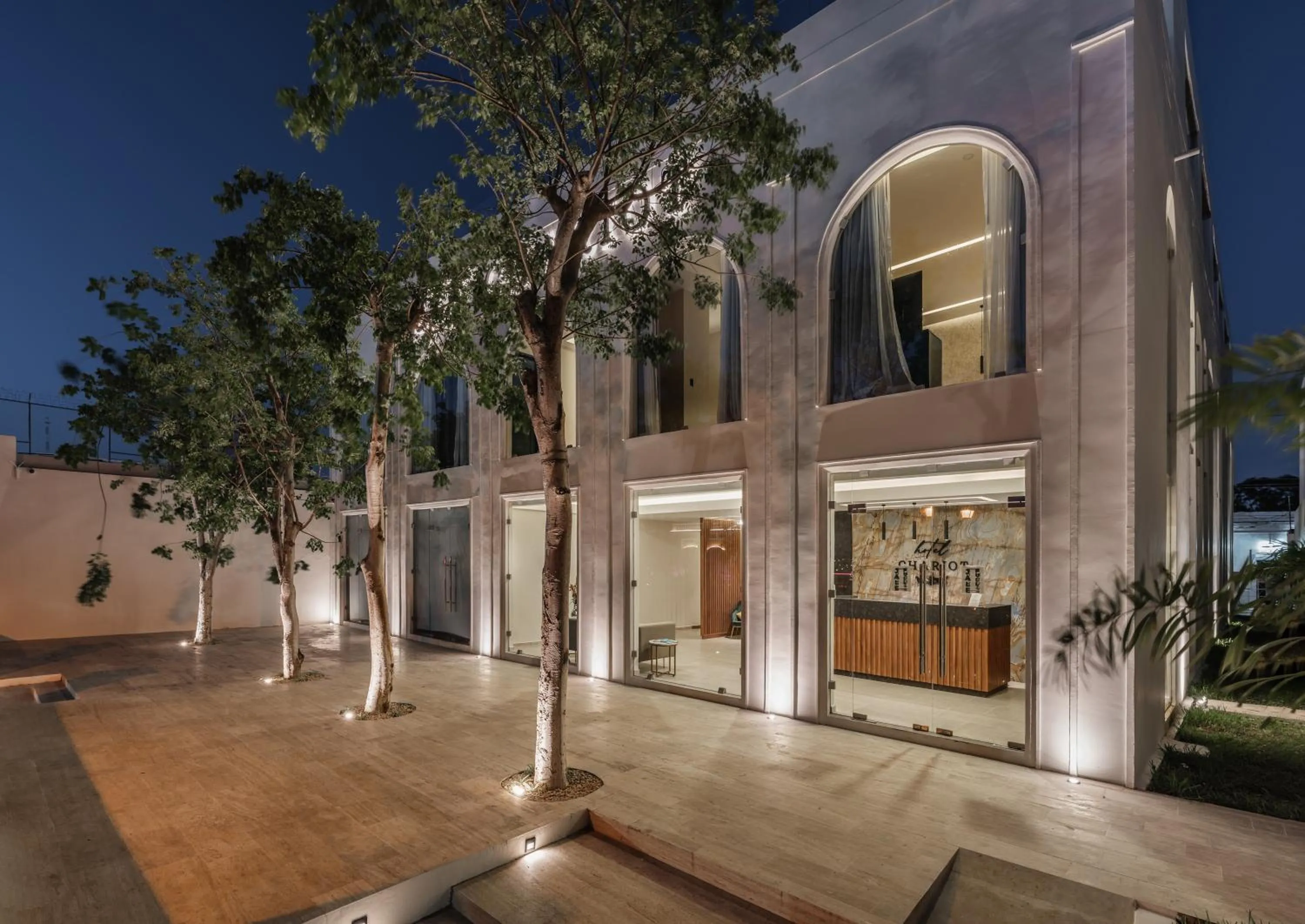 Facade/entrance in Hotel Chariot