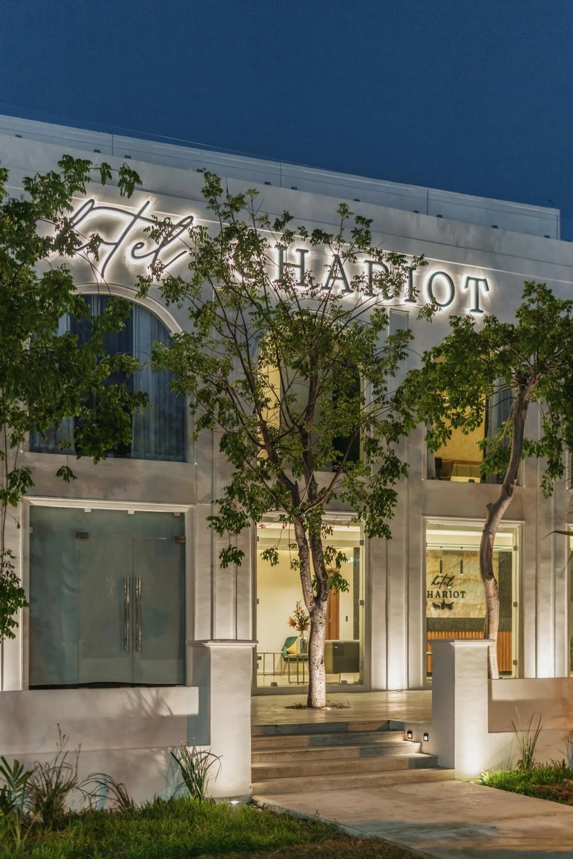 Facade/entrance in Hotel Chariot