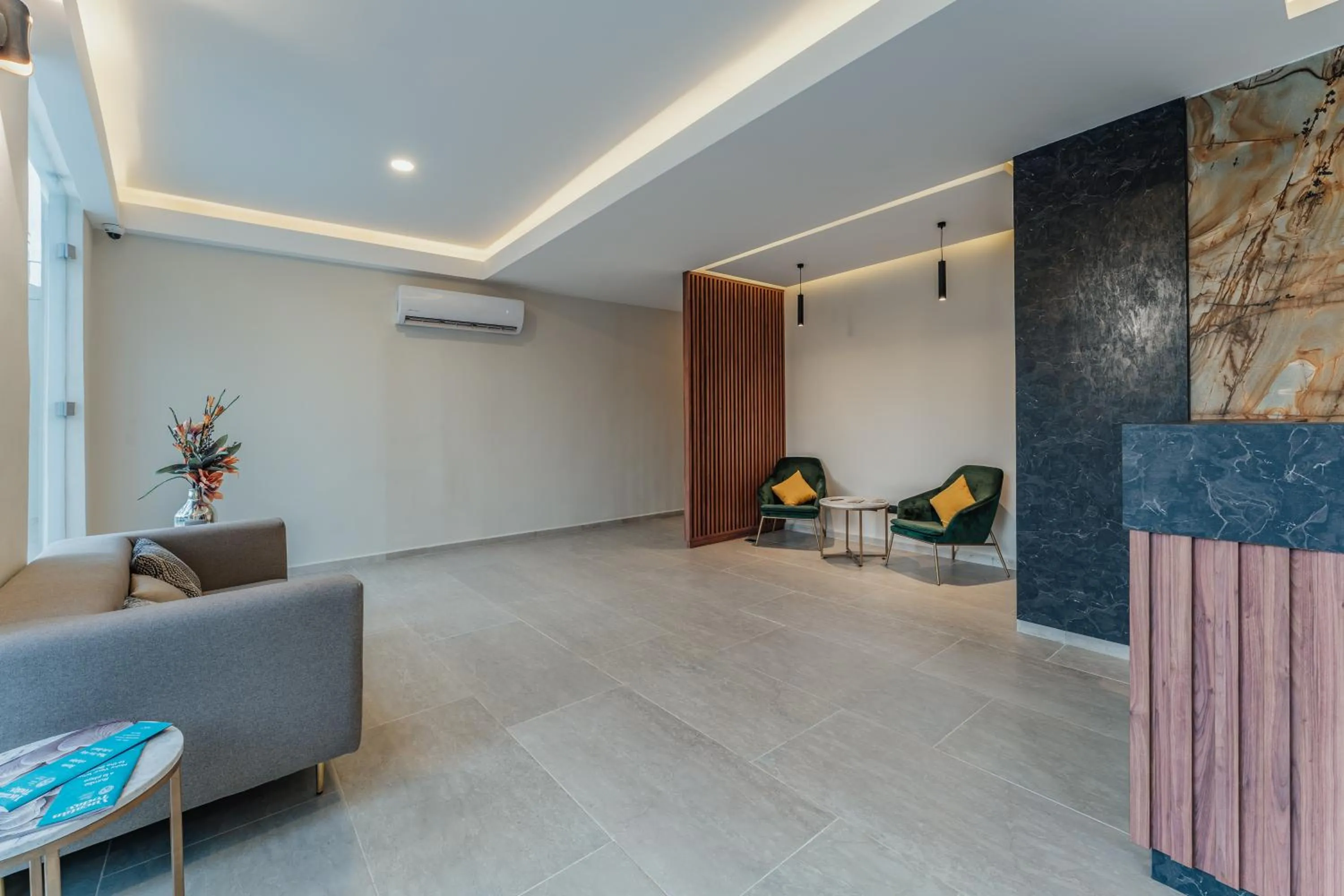 Lobby or reception in Hotel Chariot