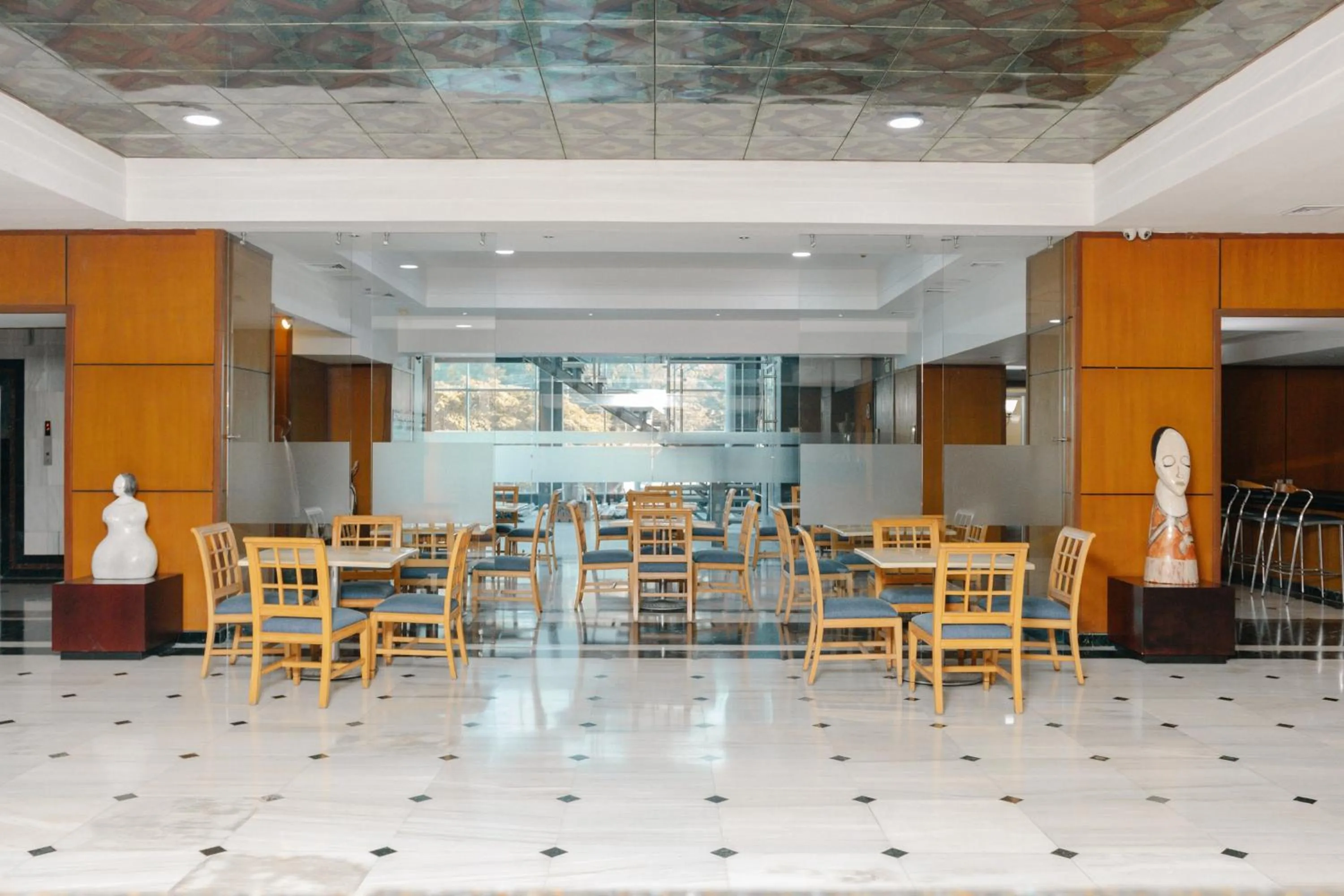 Restaurant/places to eat in Intercity Tower Hotels