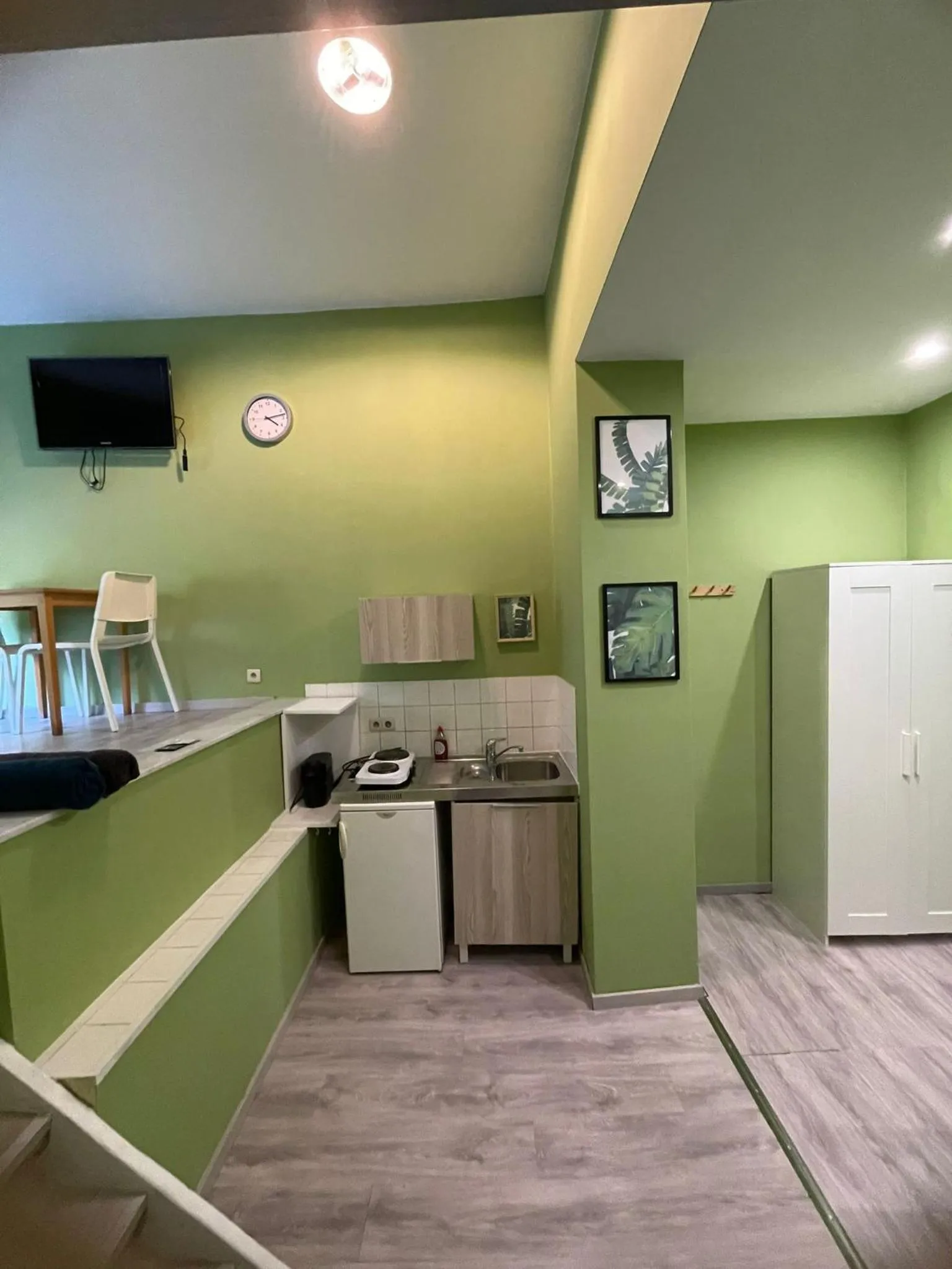 Kitchen or kitchenette in European District Hostel