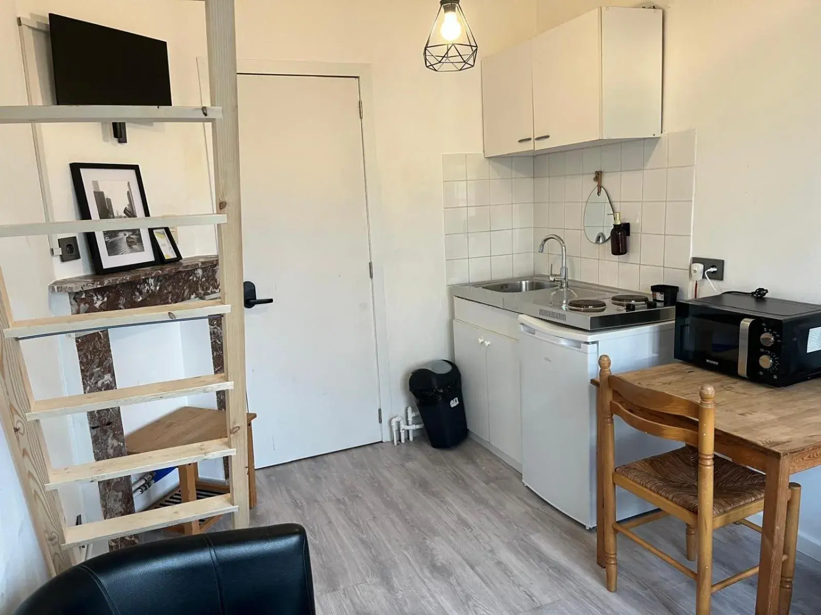 Budget Double Room in European District Hostel Budget Double Room in European District Hostel