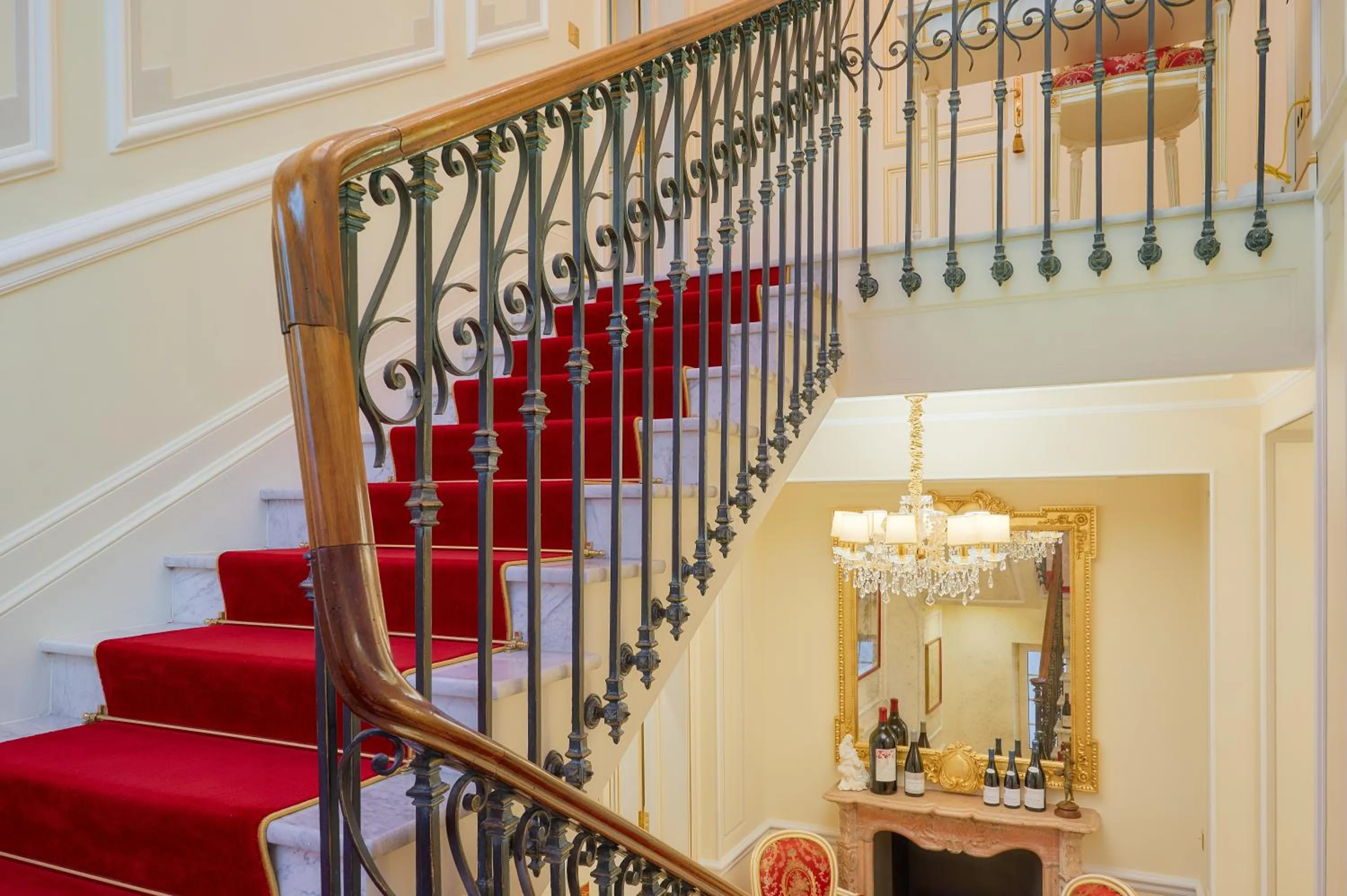 Property building in Maison des Barons
