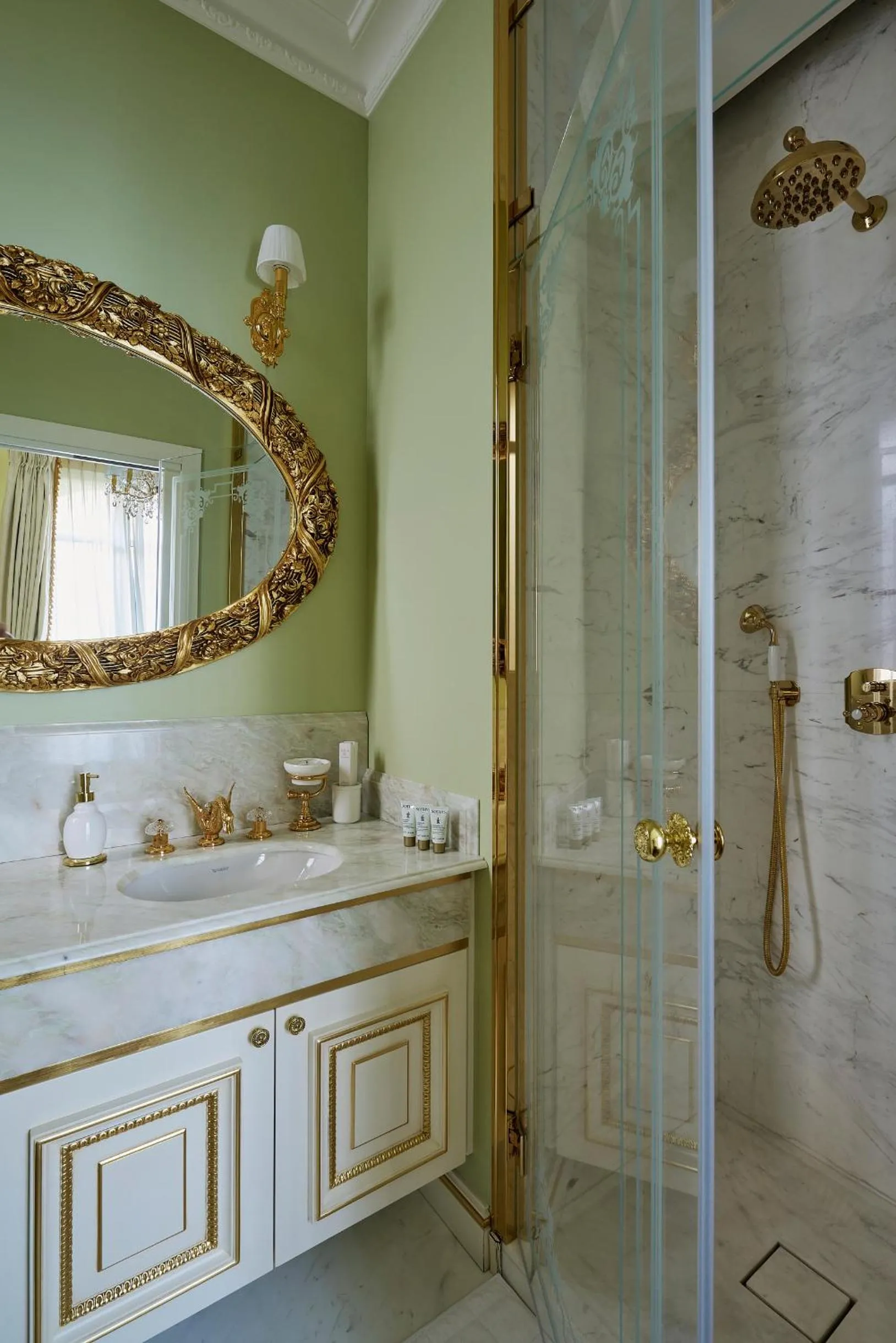 Bathroom in Maison des Barons