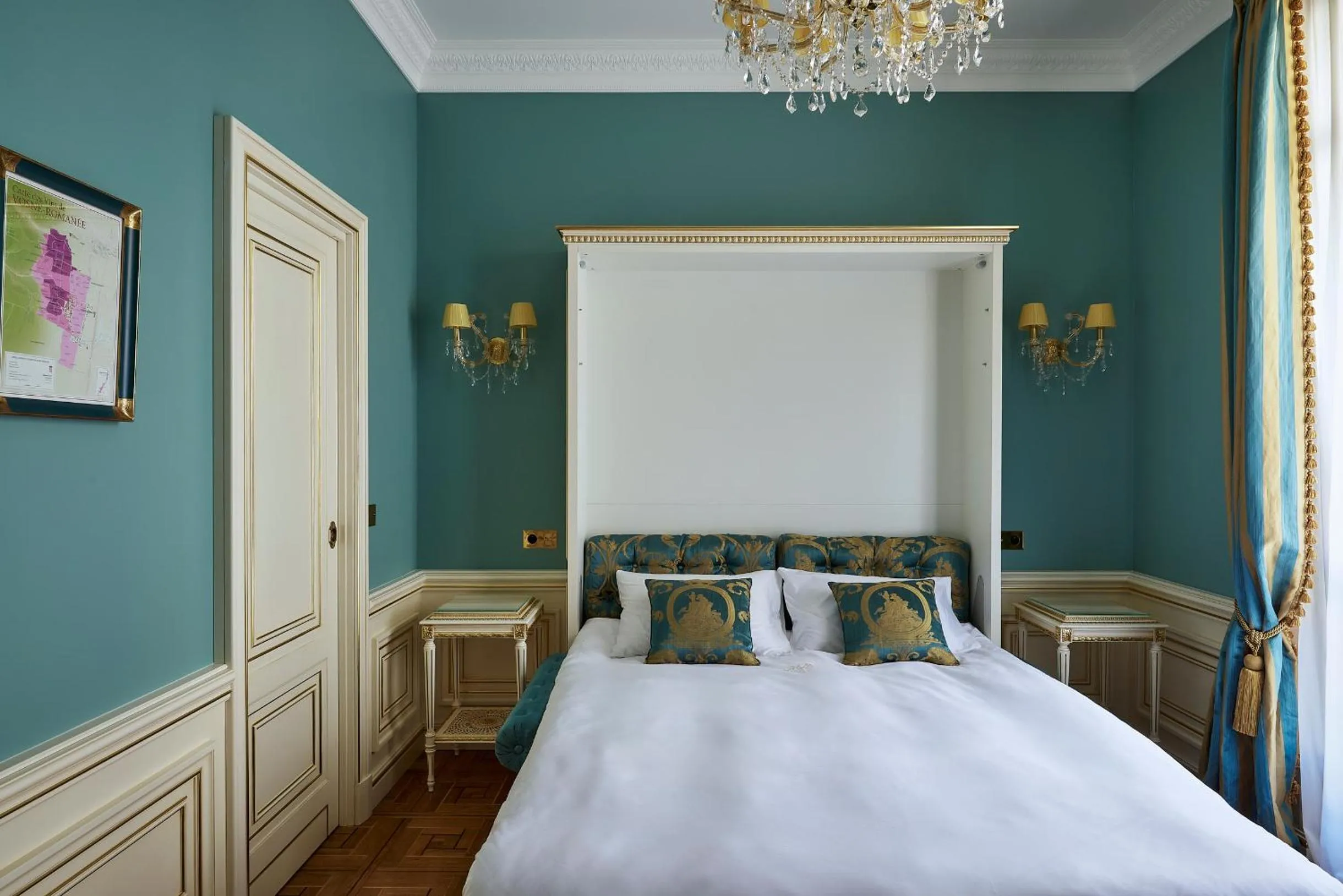 Bed in Maison des Barons