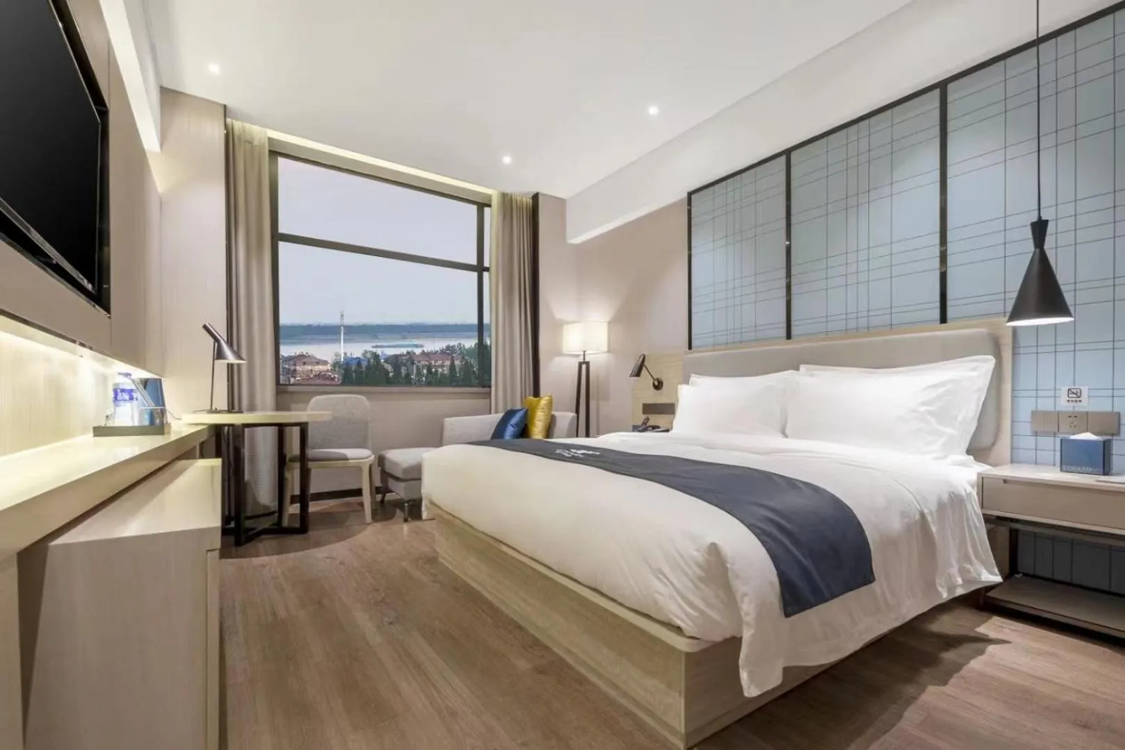 Photo of the whole room, Bed in Echarm Hotel Wuhan Hannan