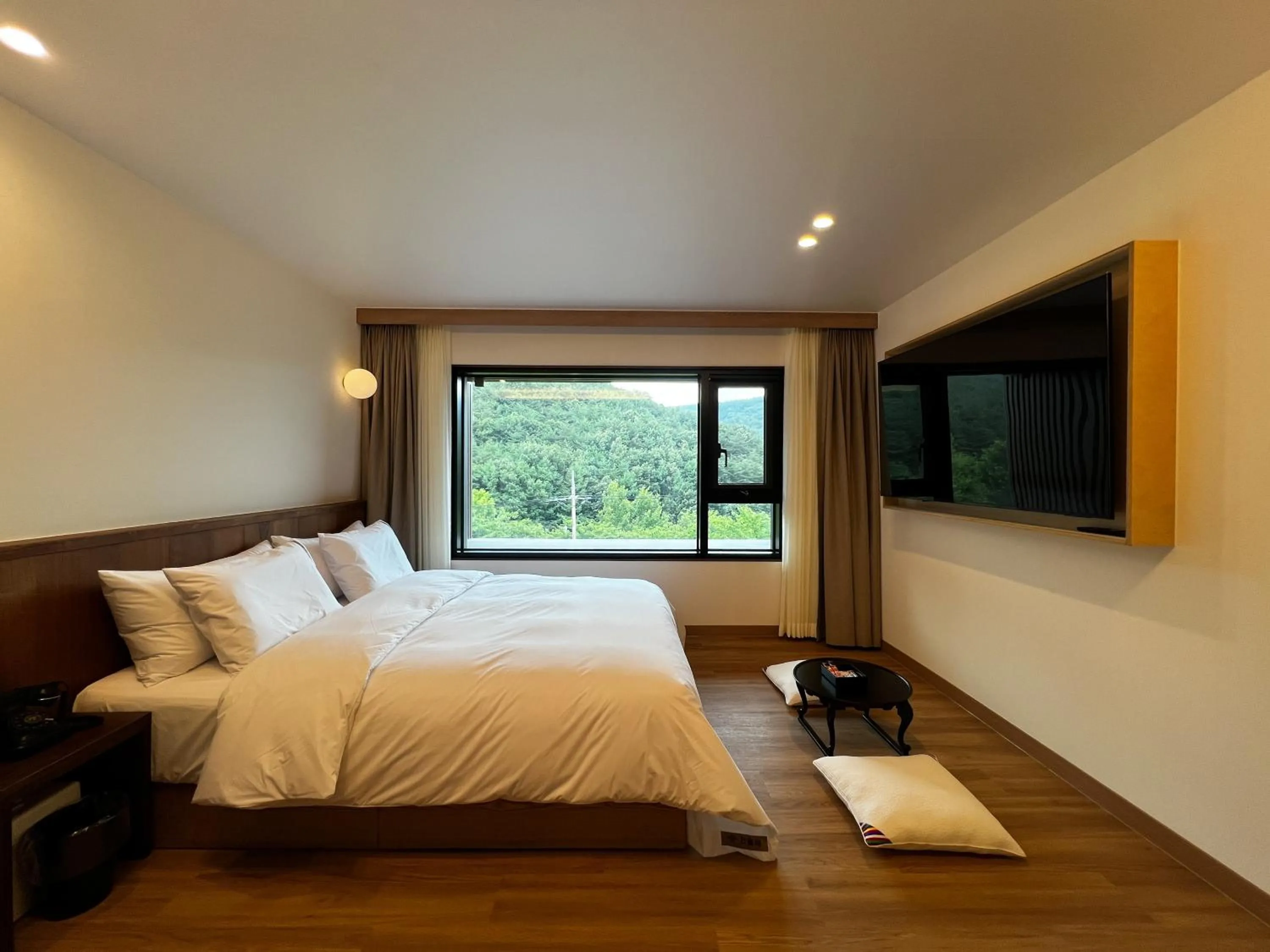 Bed in Hotel Ganwoljae