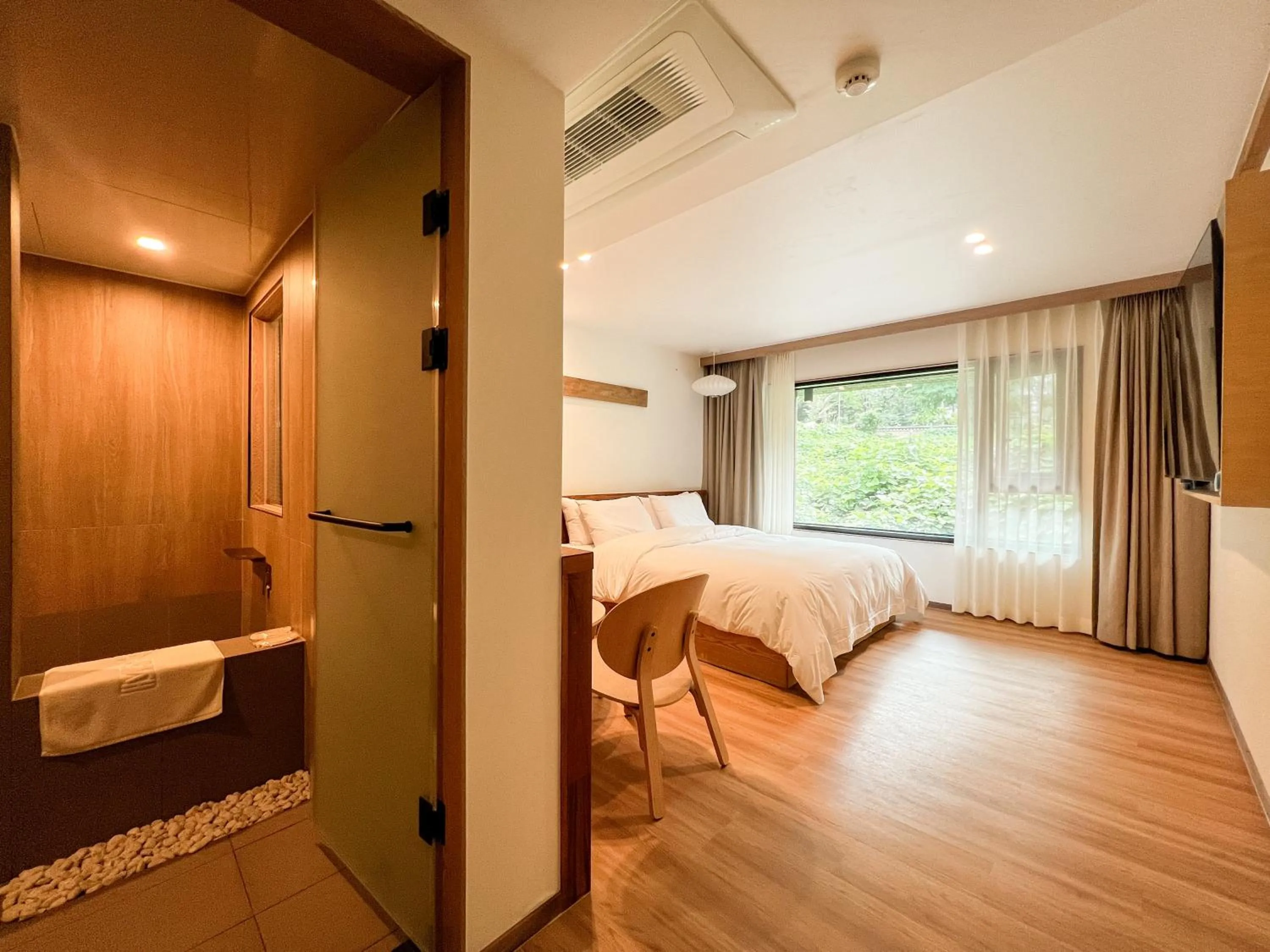 Bed in Hotel Ganwoljae