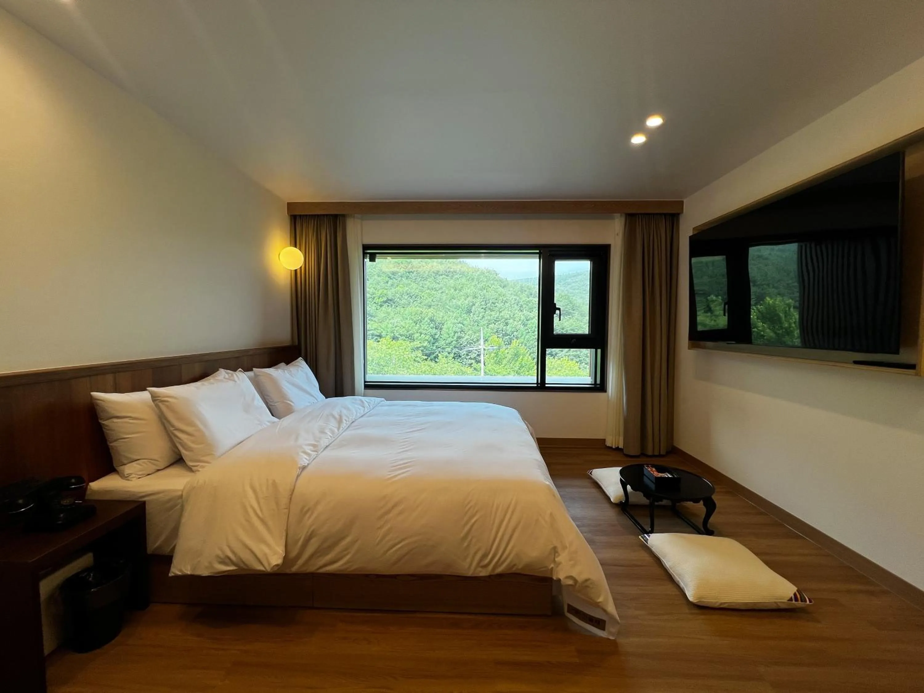 Bed in Hotel Ganwoljae