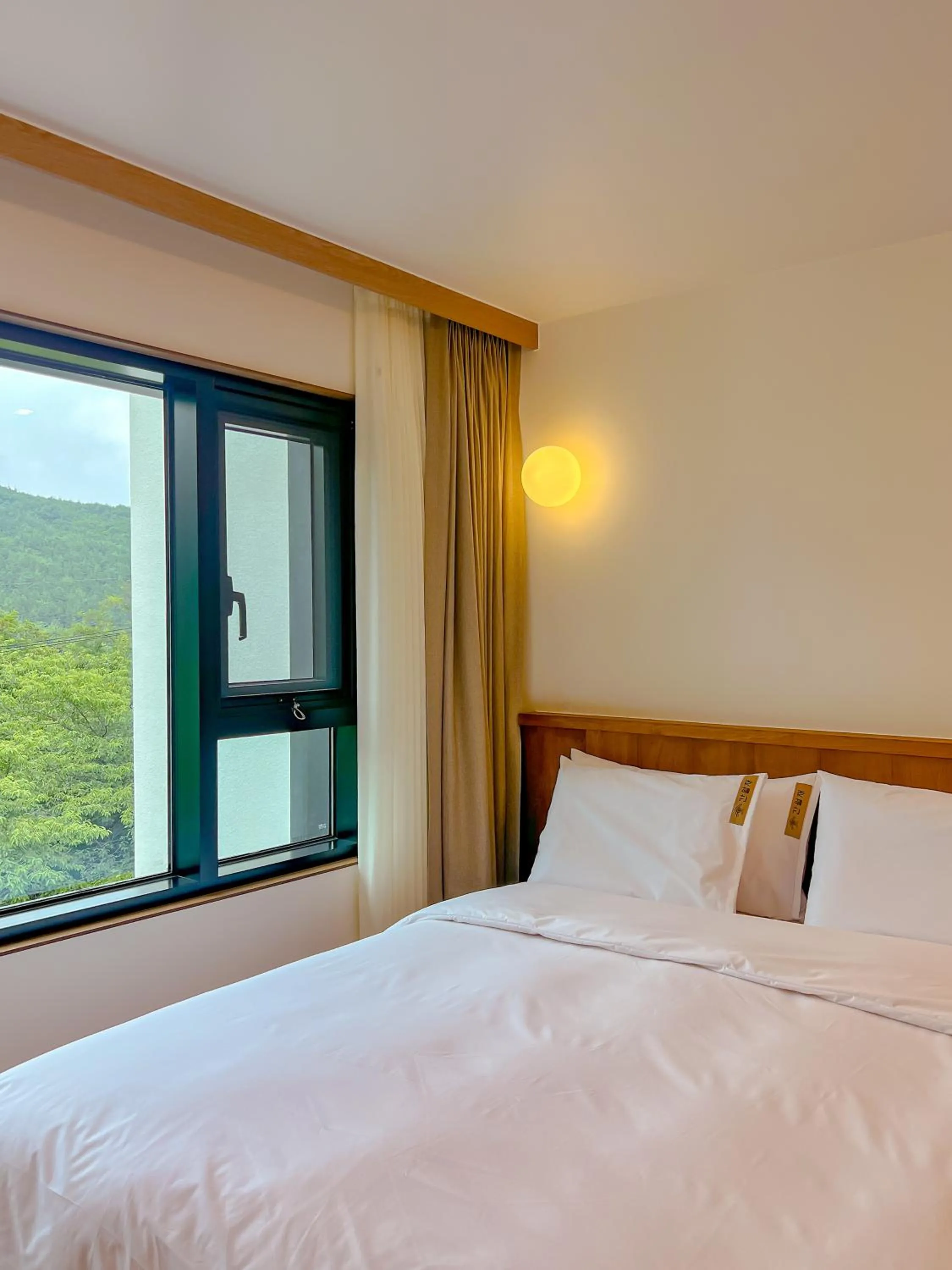 Bed in Hotel Ganwoljae