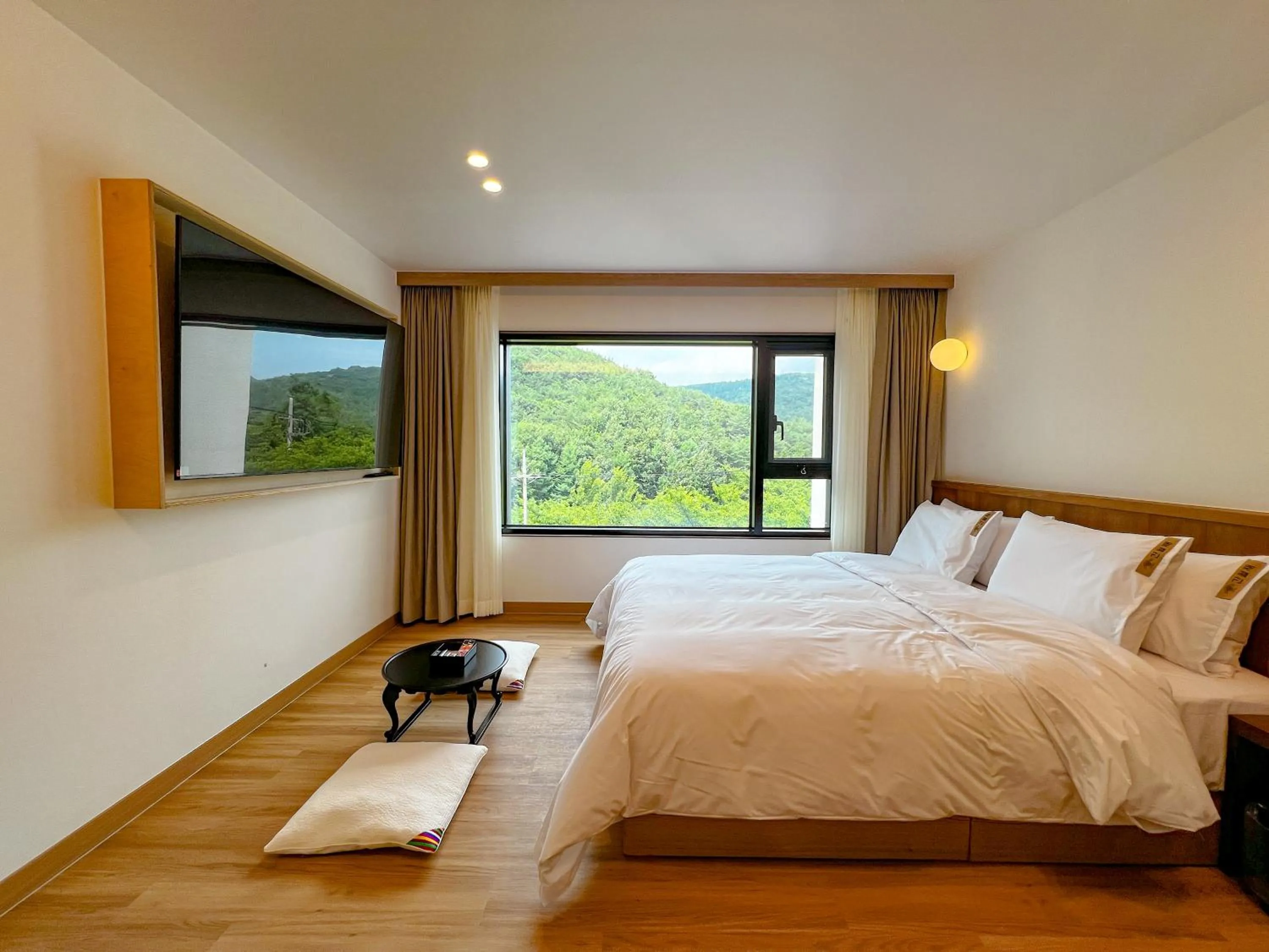 Bed in Hotel Ganwoljae