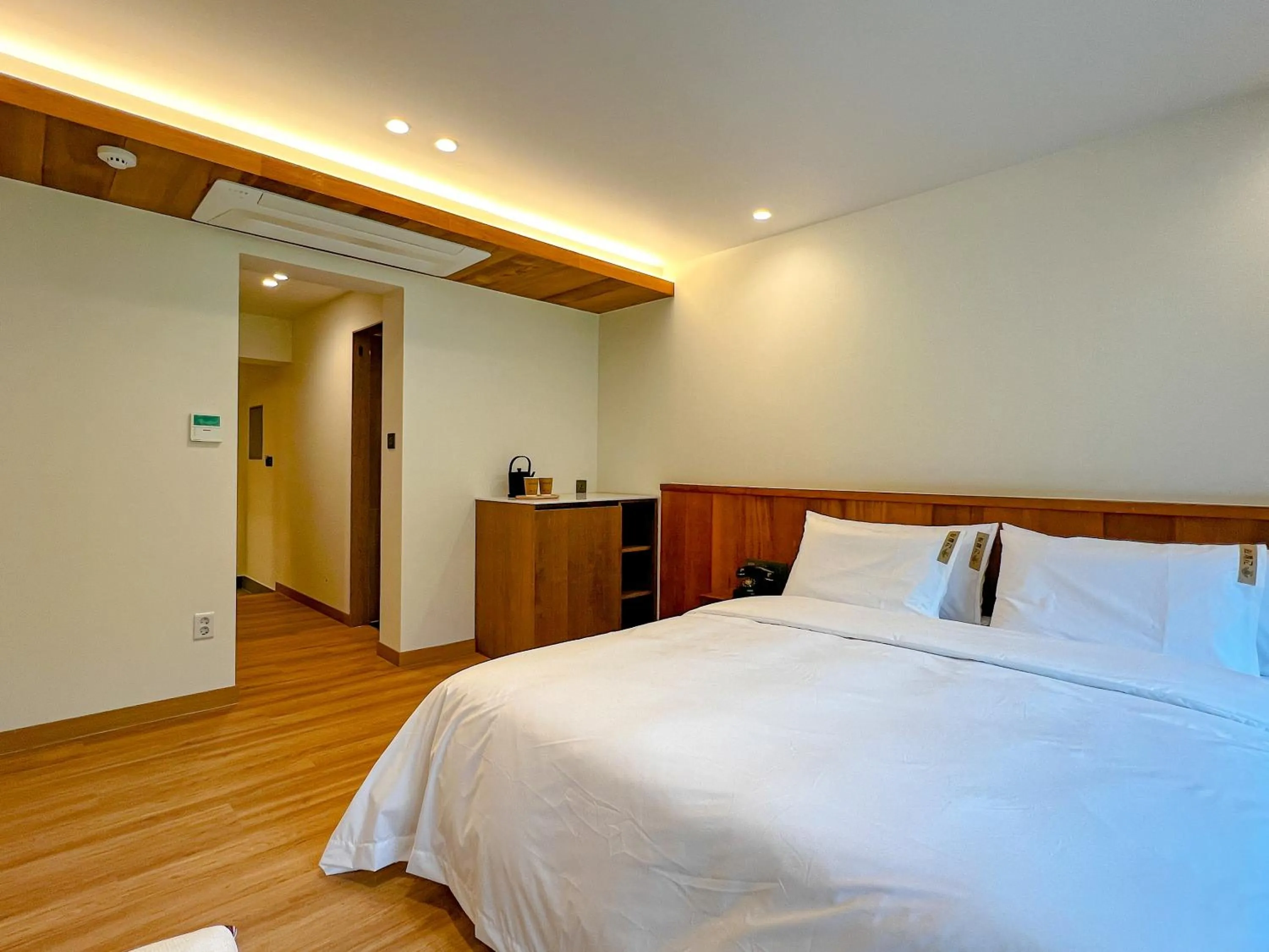 Bed in Hotel Ganwoljae