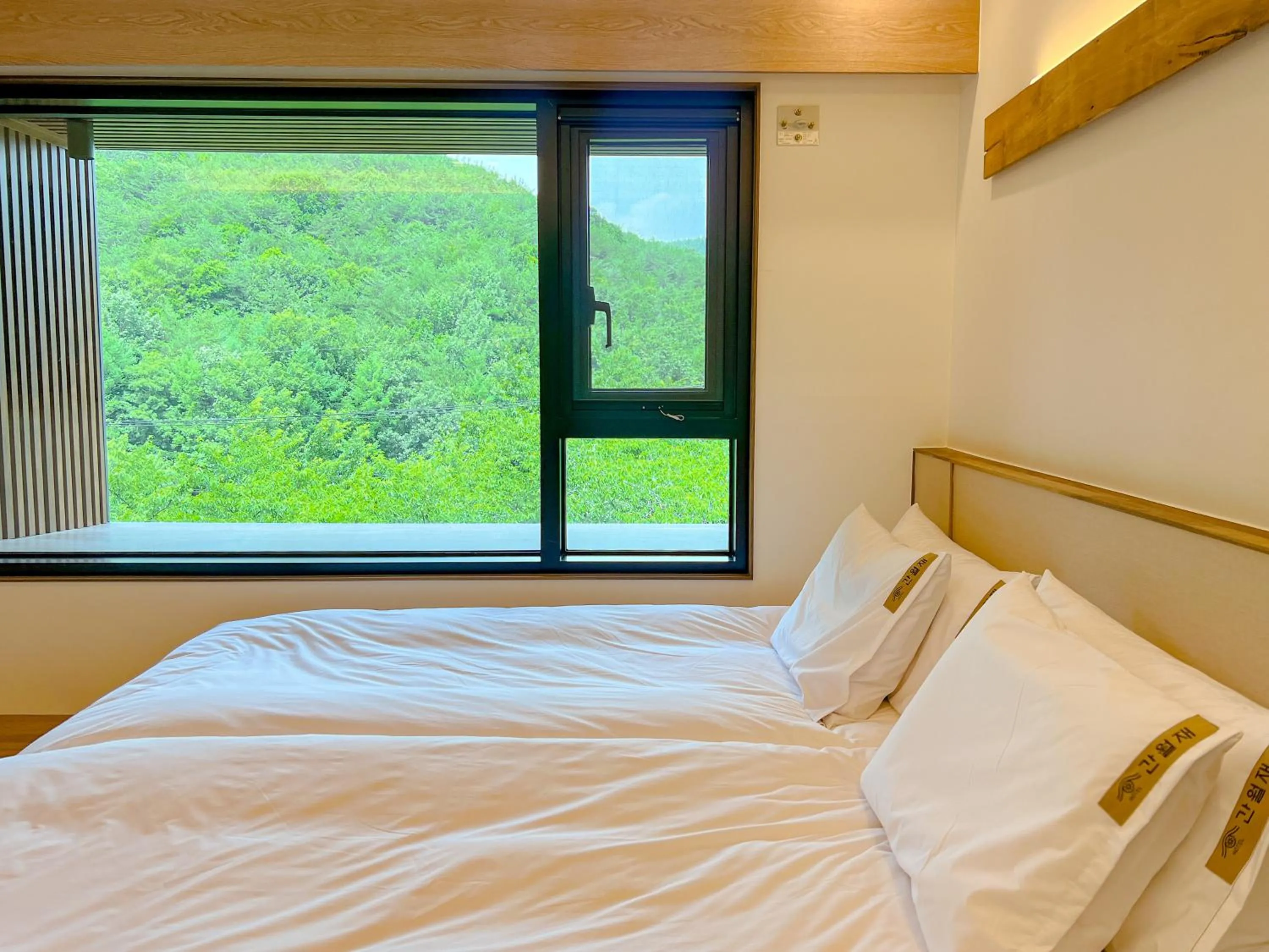 Bed in Hotel Ganwoljae