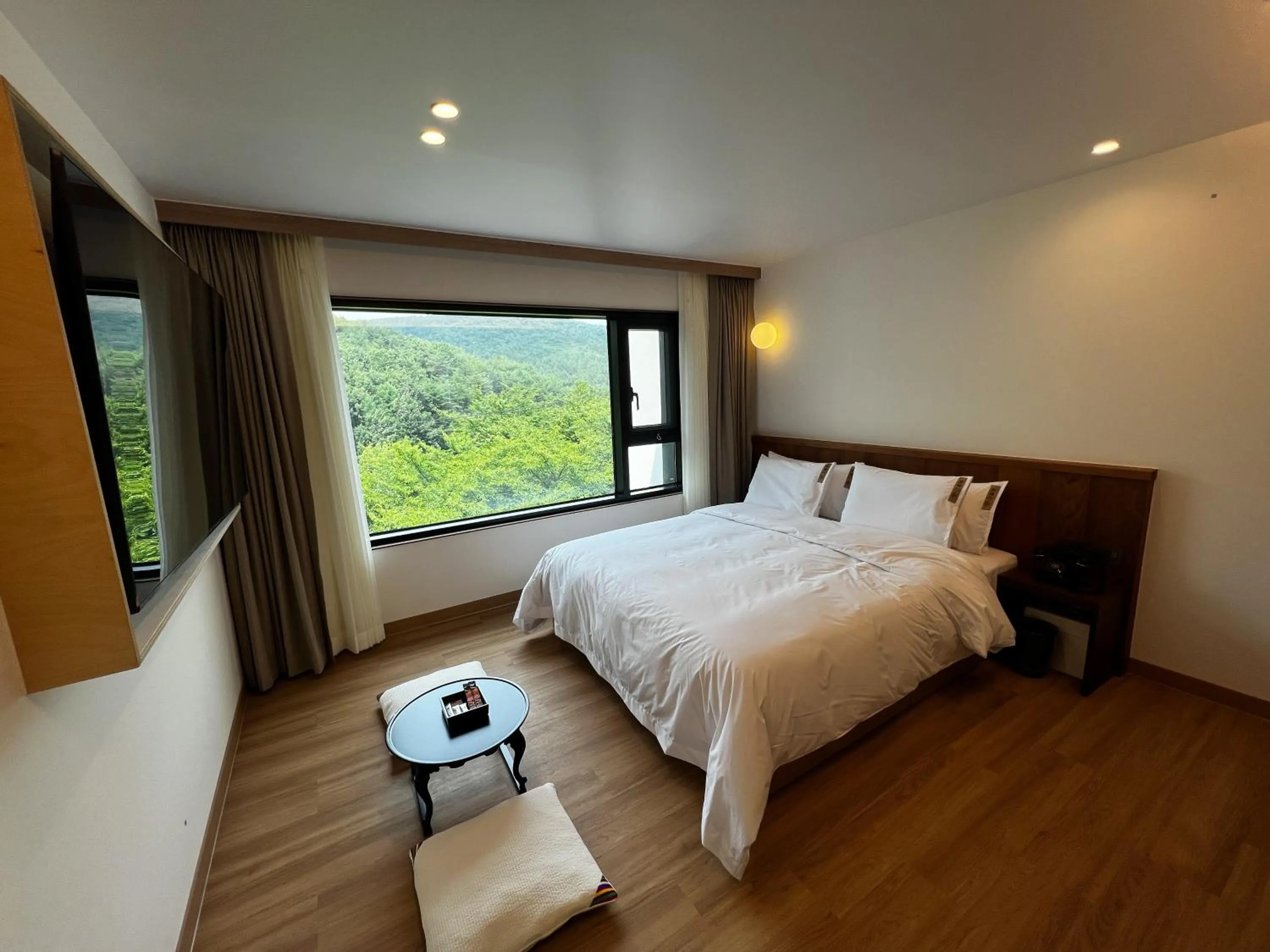 Bed in Hotel Ganwoljae