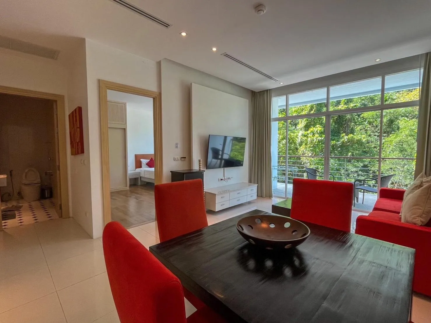 Communal lounge/ TV room in Grand Kamala Falls