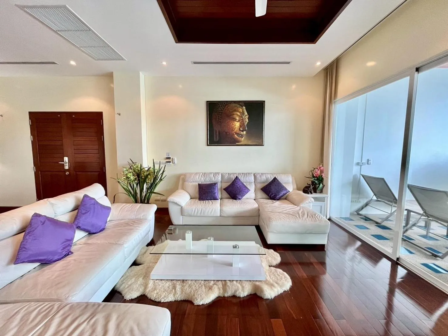 Living room in Grand Kamala Falls