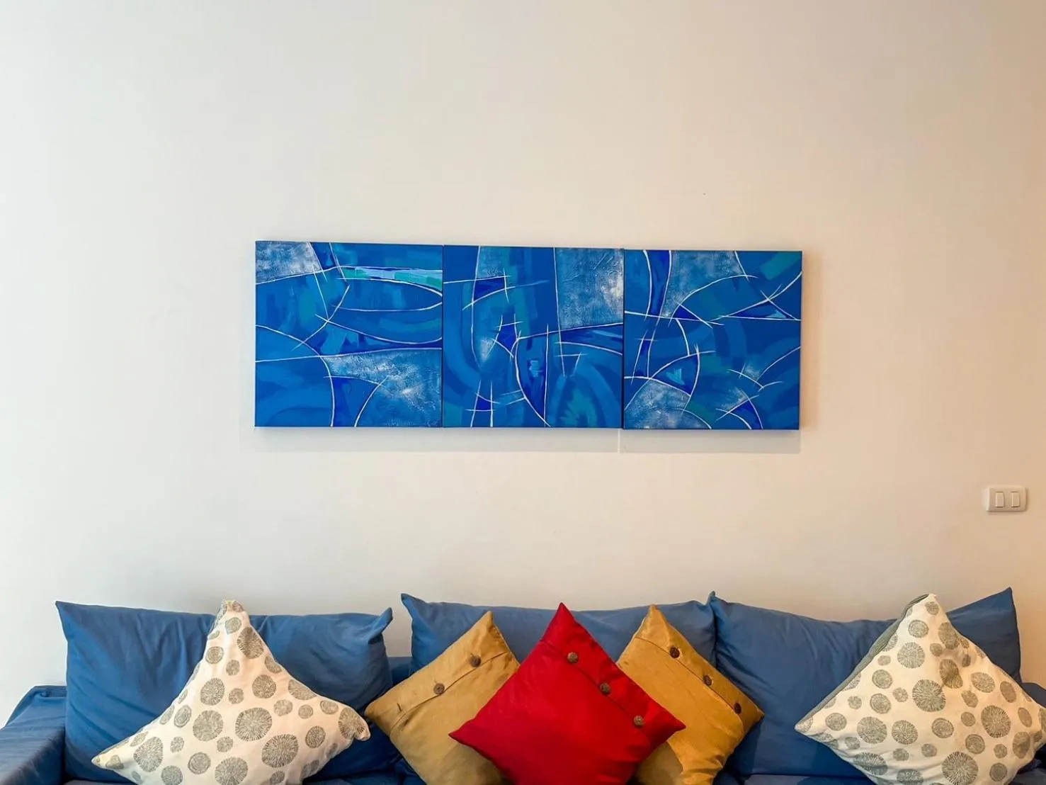 Living room in Grand Kamala Falls