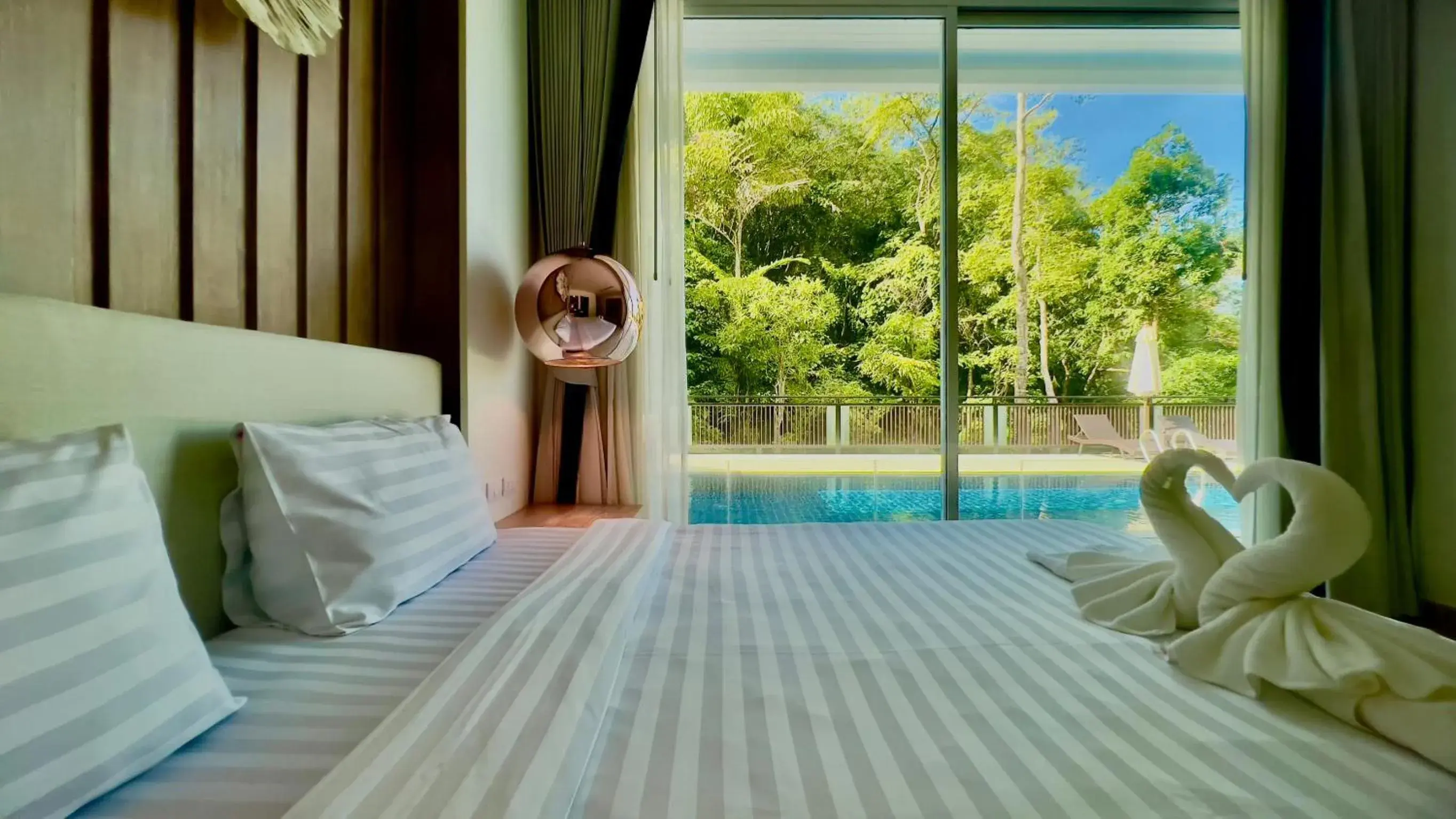 Bed in Grand Kamala Falls Bed in Grand Kamala Falls