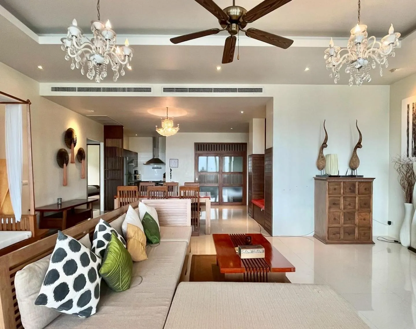 Living room in Grand Kamala Falls