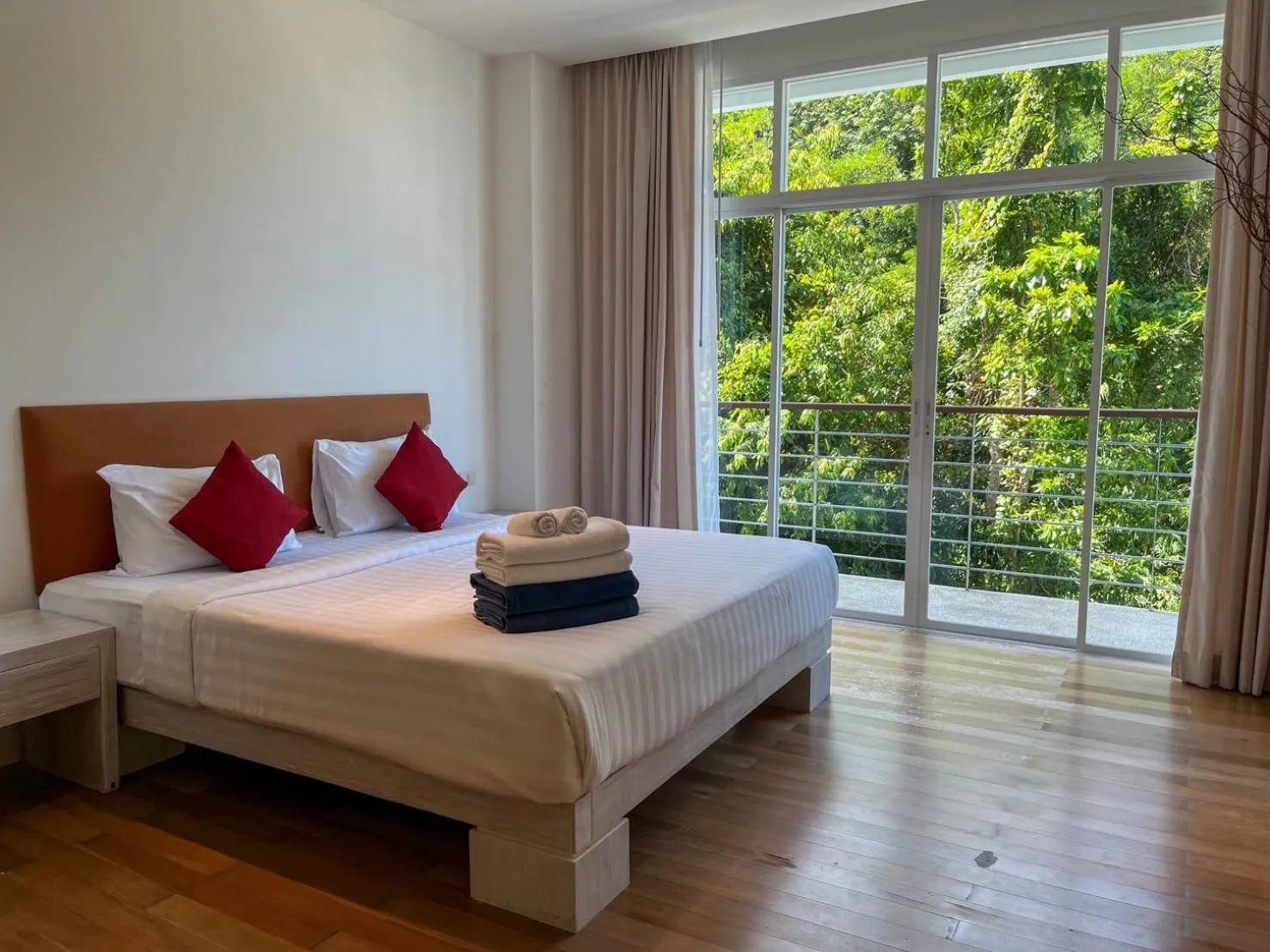 Bed in Grand Kamala Falls