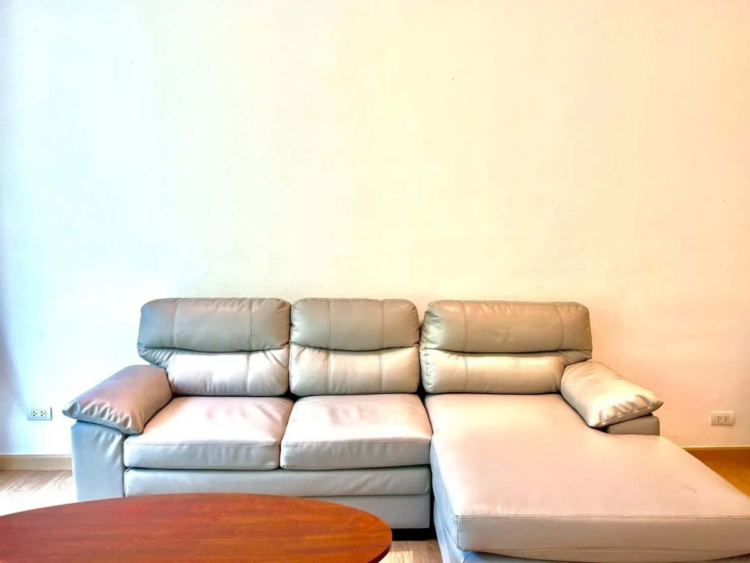 Living room in Grand Kamala Falls