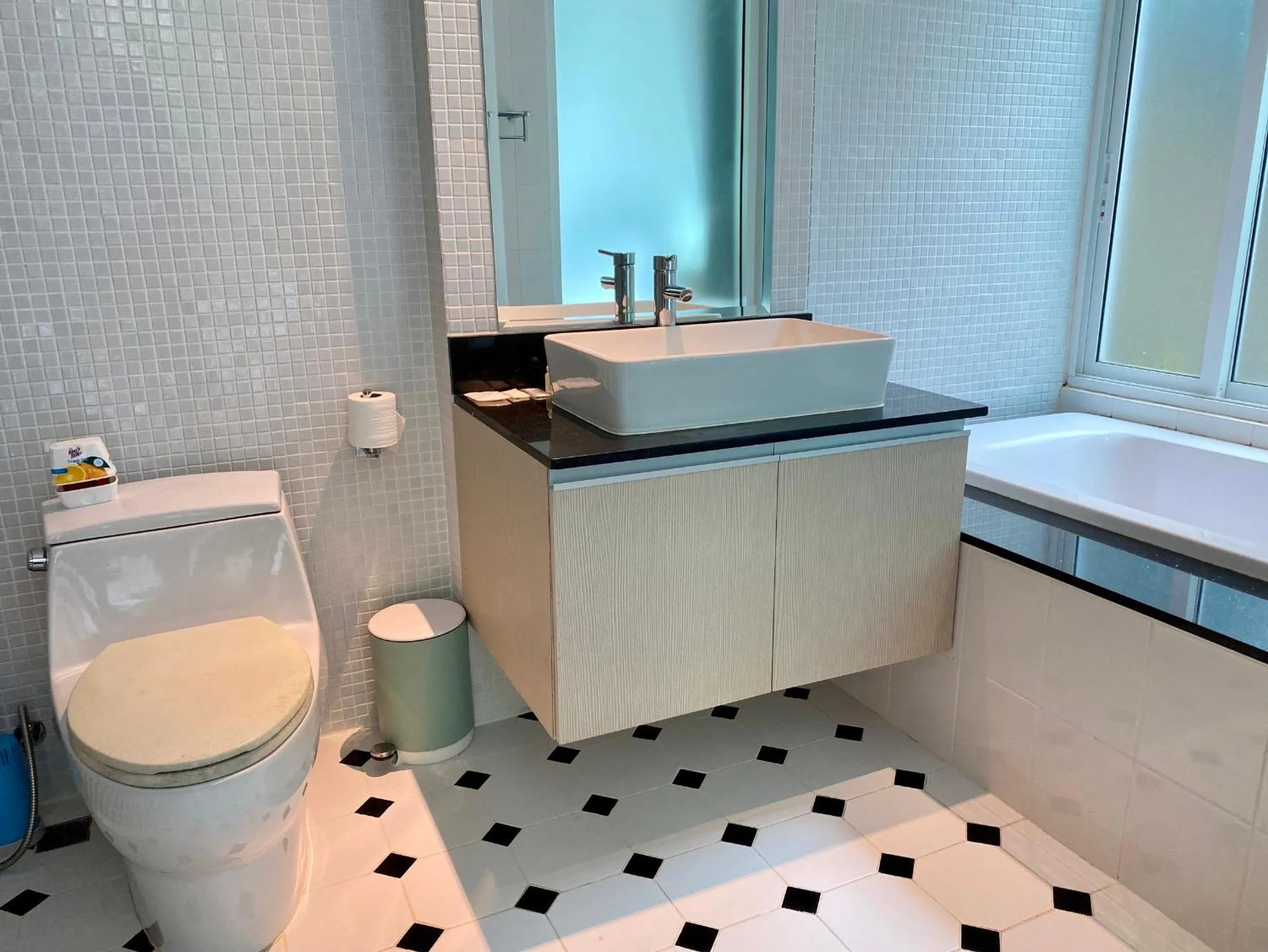 Toilet in Grand Kamala Falls