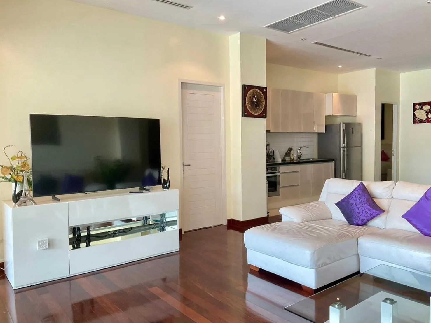 Living room in Grand Kamala Falls