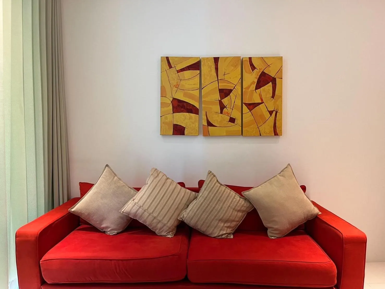 Living room in Grand Kamala Falls