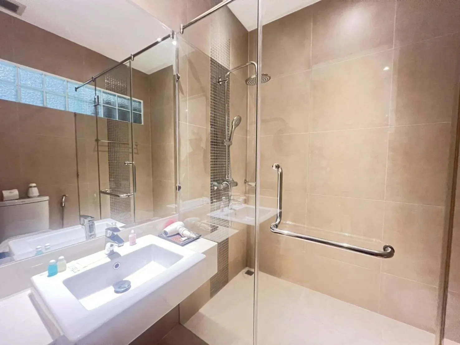 Bathroom in Grand Kamala Falls