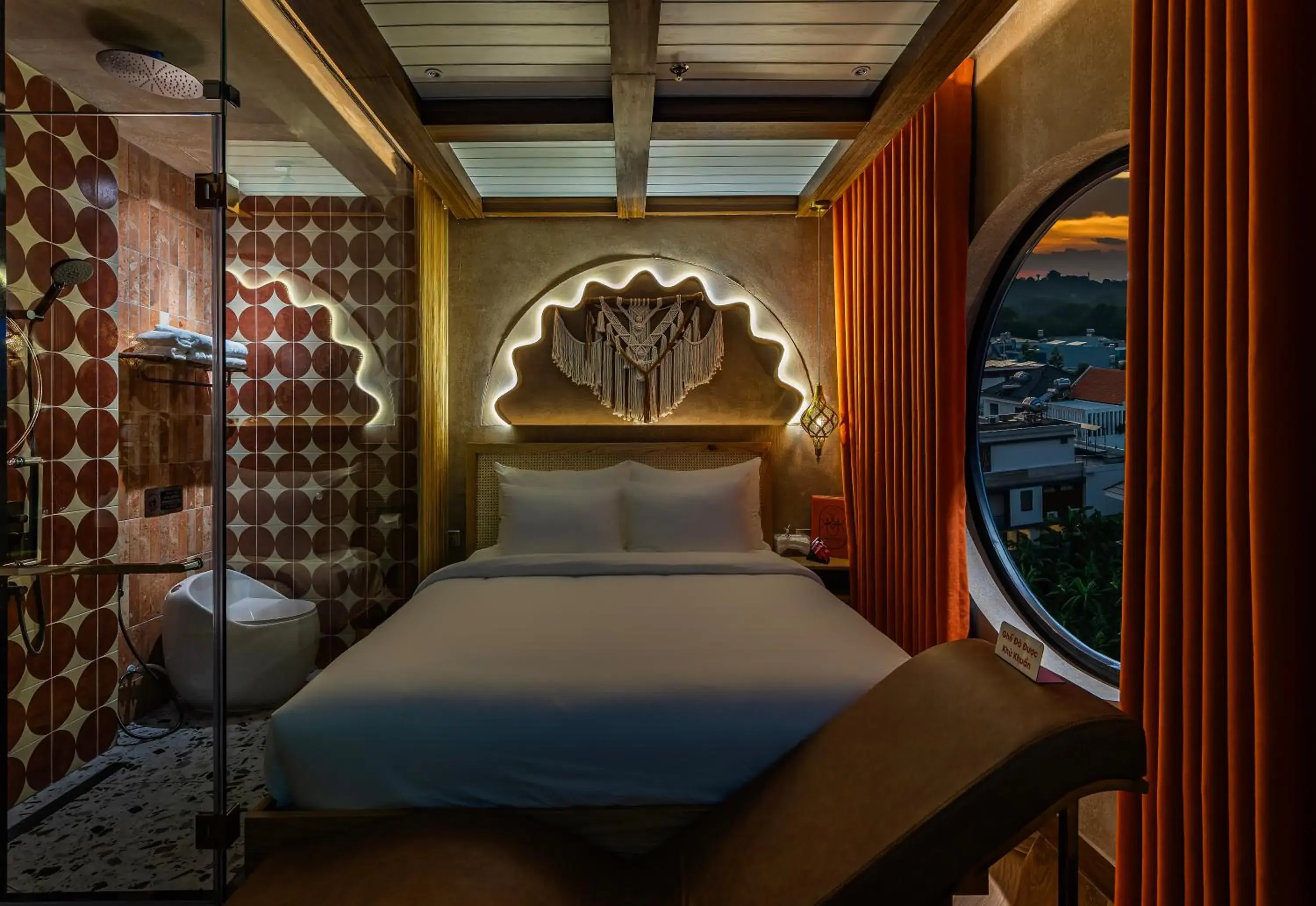 Shower, Bed in Pynt Hotel 2 Shower, Bed in Pynt Hotel 2