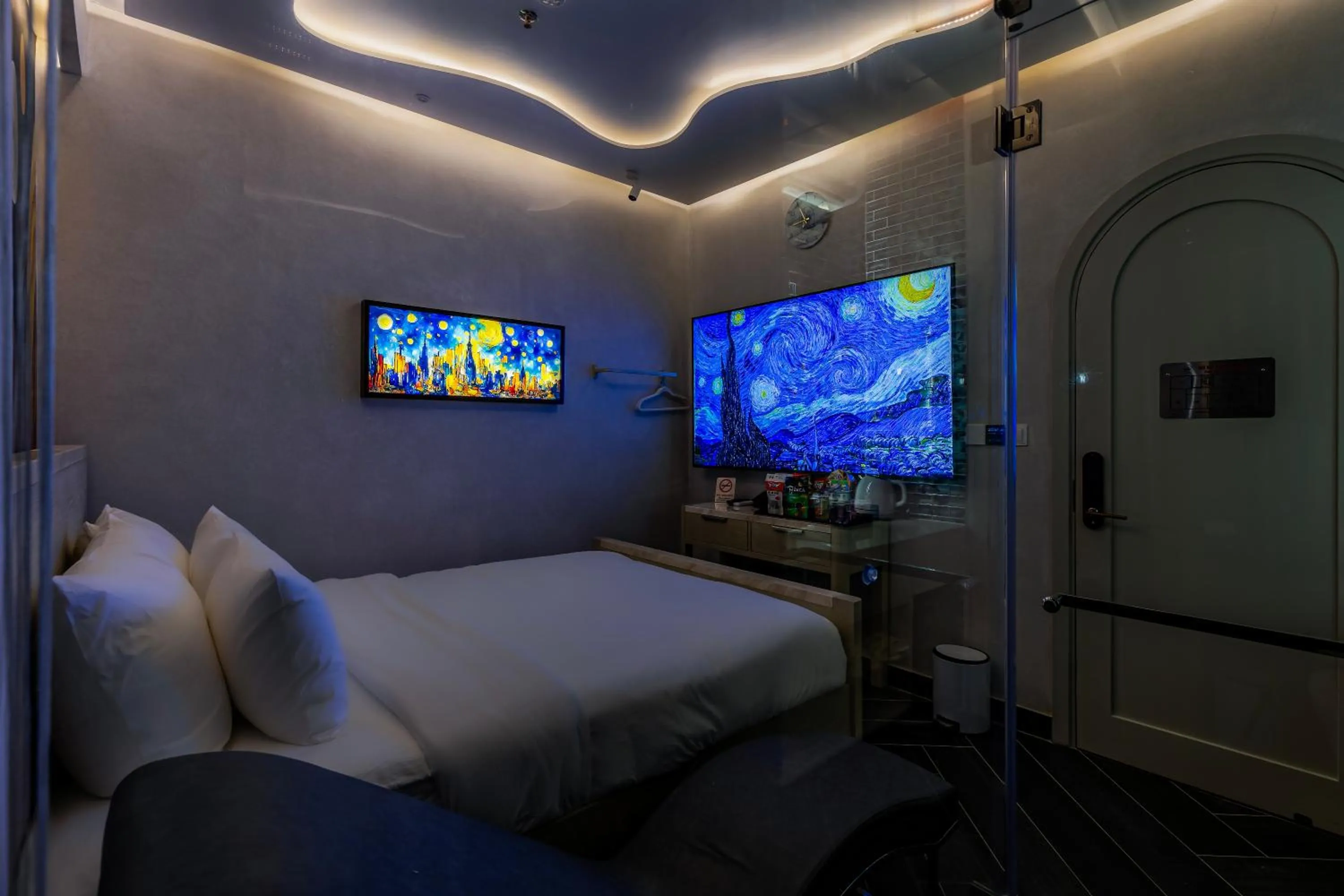 Photo of the whole room, Bed in Pynt Hotel 2