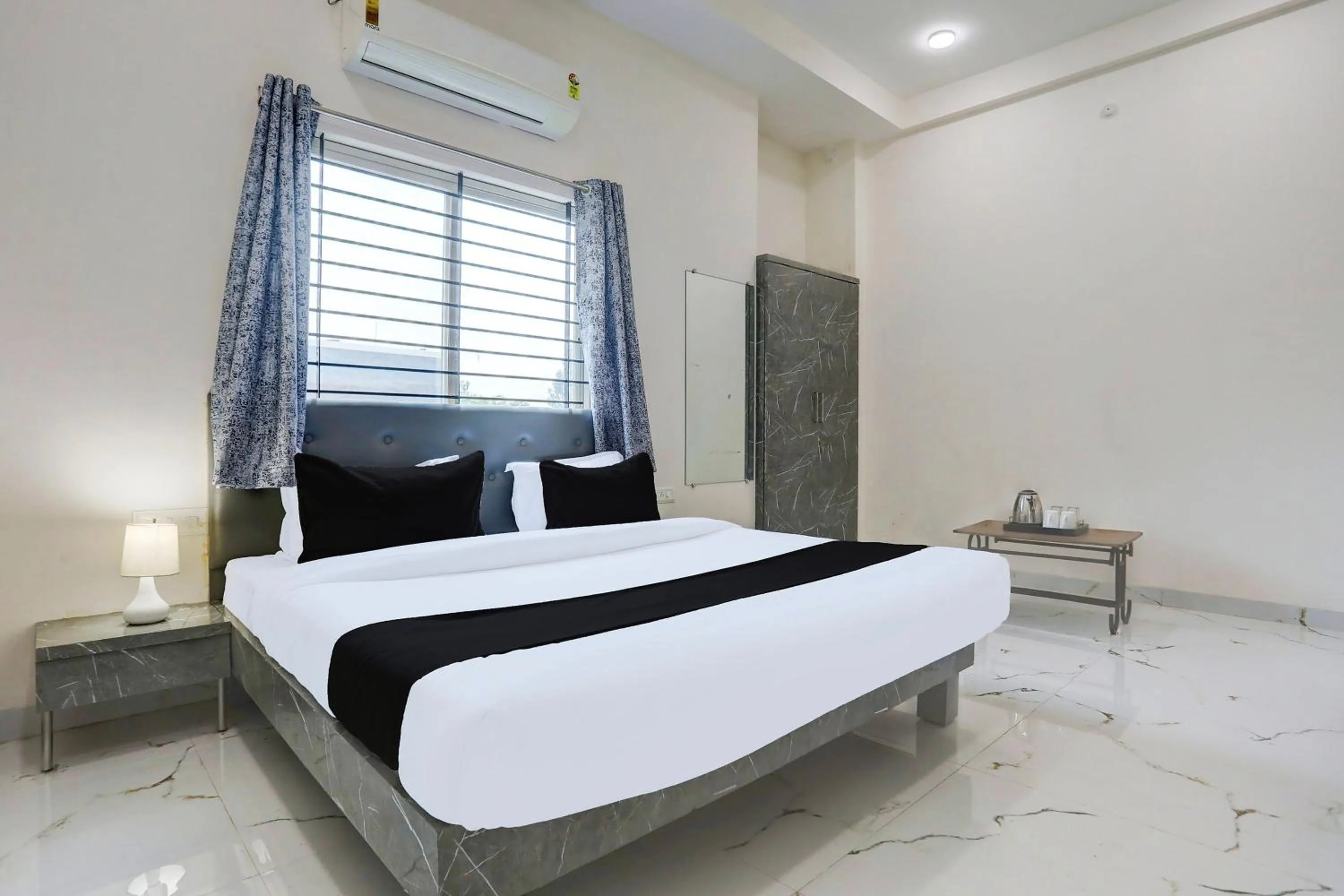 Bedroom in Hotel O Panchvati