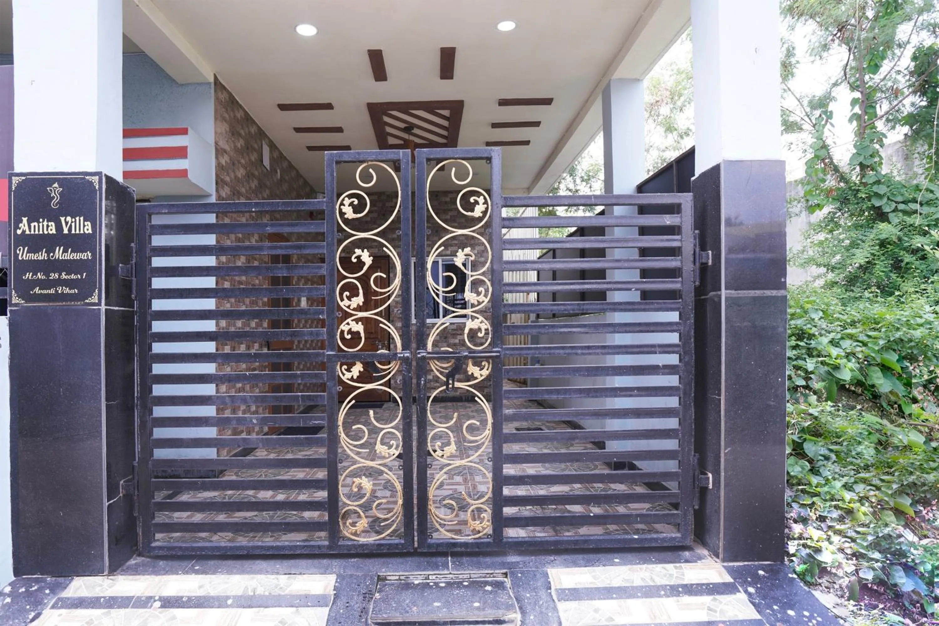 Facade/entrance in Hotel O Happy Hotel